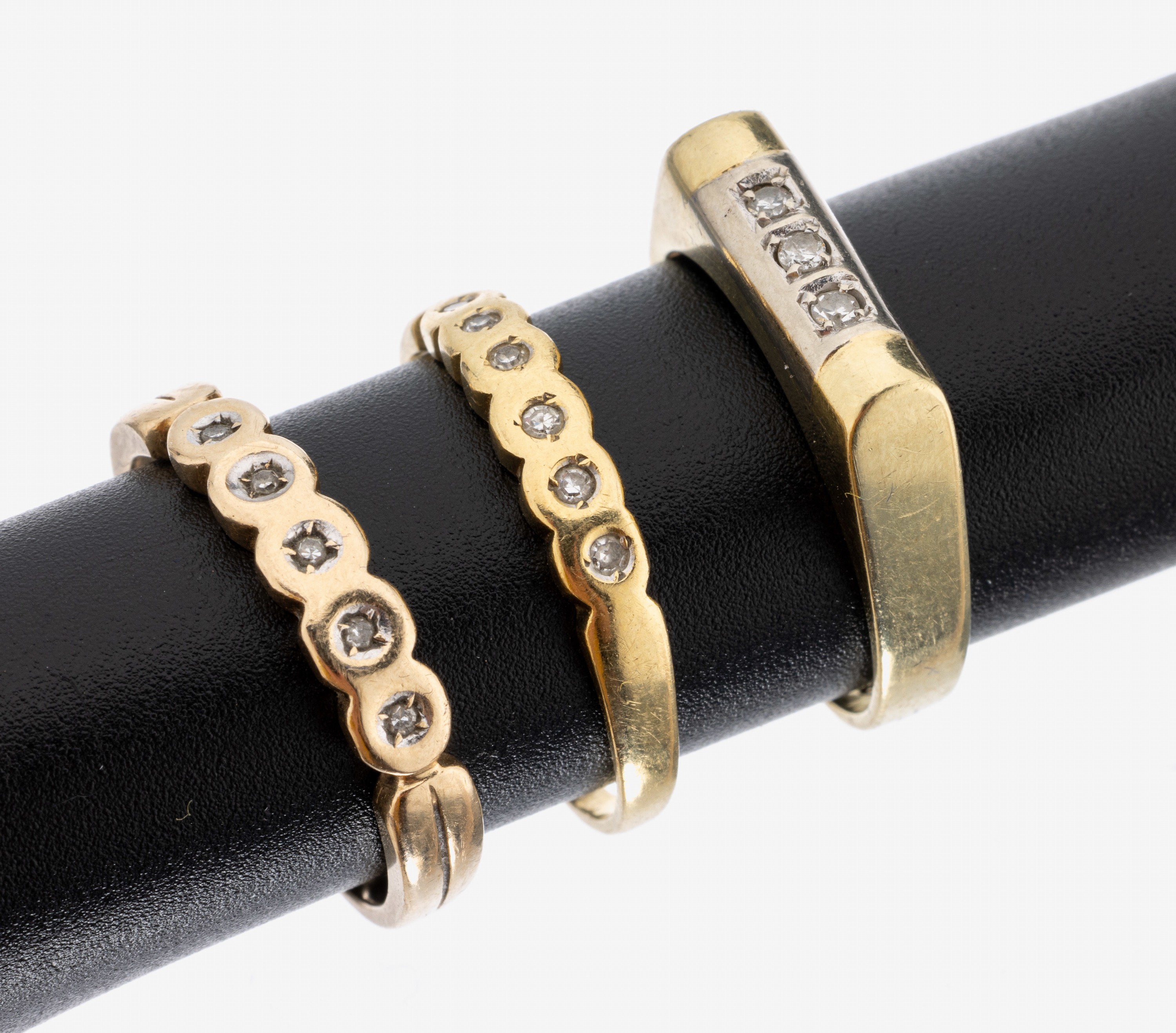 Konvolut 1 18 kt Gold und 2 14 kt Gold Diamant-Ringe, GG 750/000 und 585/000, 1 x GG 750/000, 6 Brillanten zus. ca. 0.03 ct Weiß/si-p1, RW 59, 1 x ...