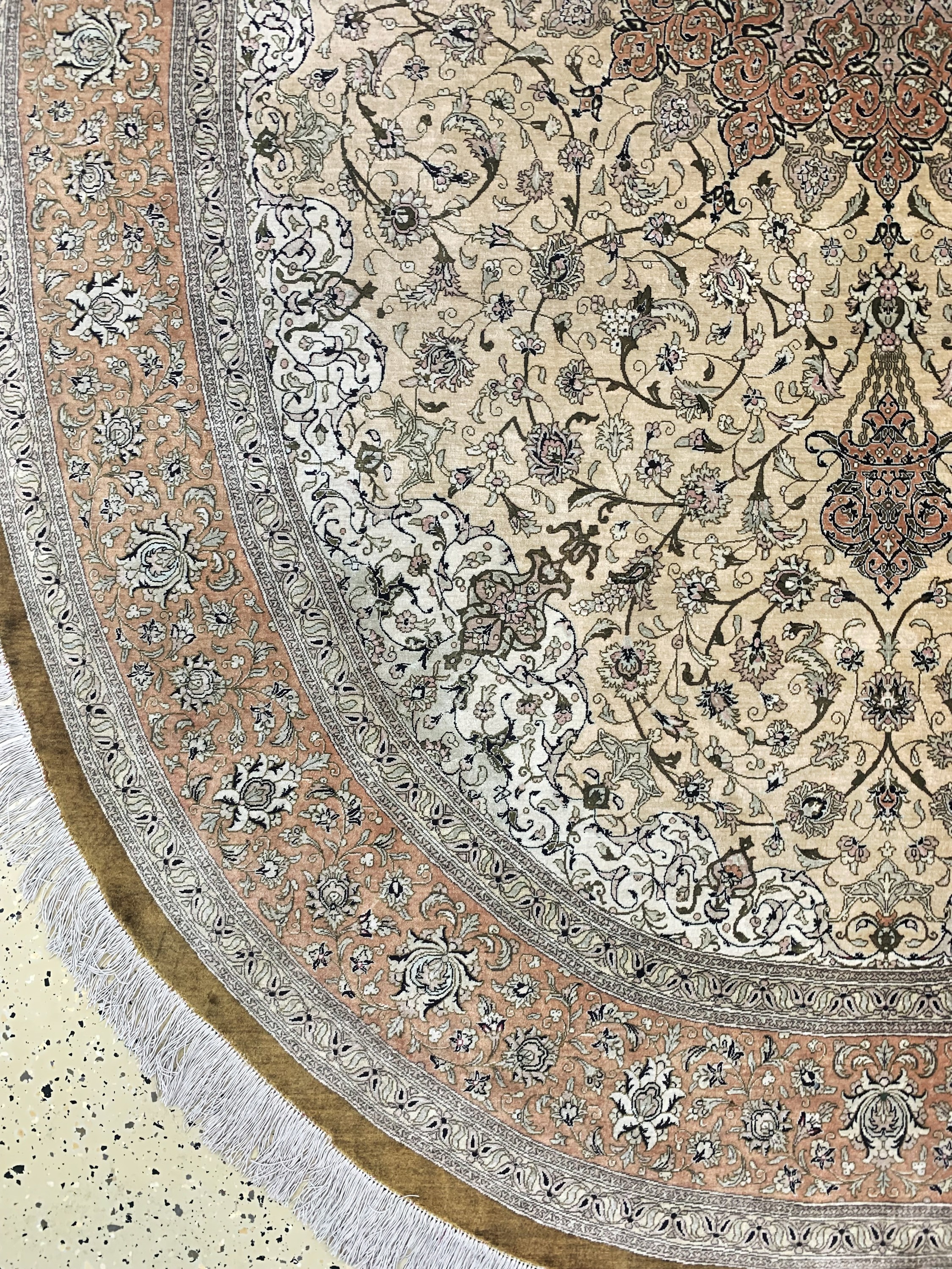 Detail b: Ghom Seide fein Persien, signiert(Ahmadi), Ende 20.Jhd, reine Naturseide, ca. 303 x 198 cm, ca. 1,0 Mio. Kn/qm, EHZ: 1-2