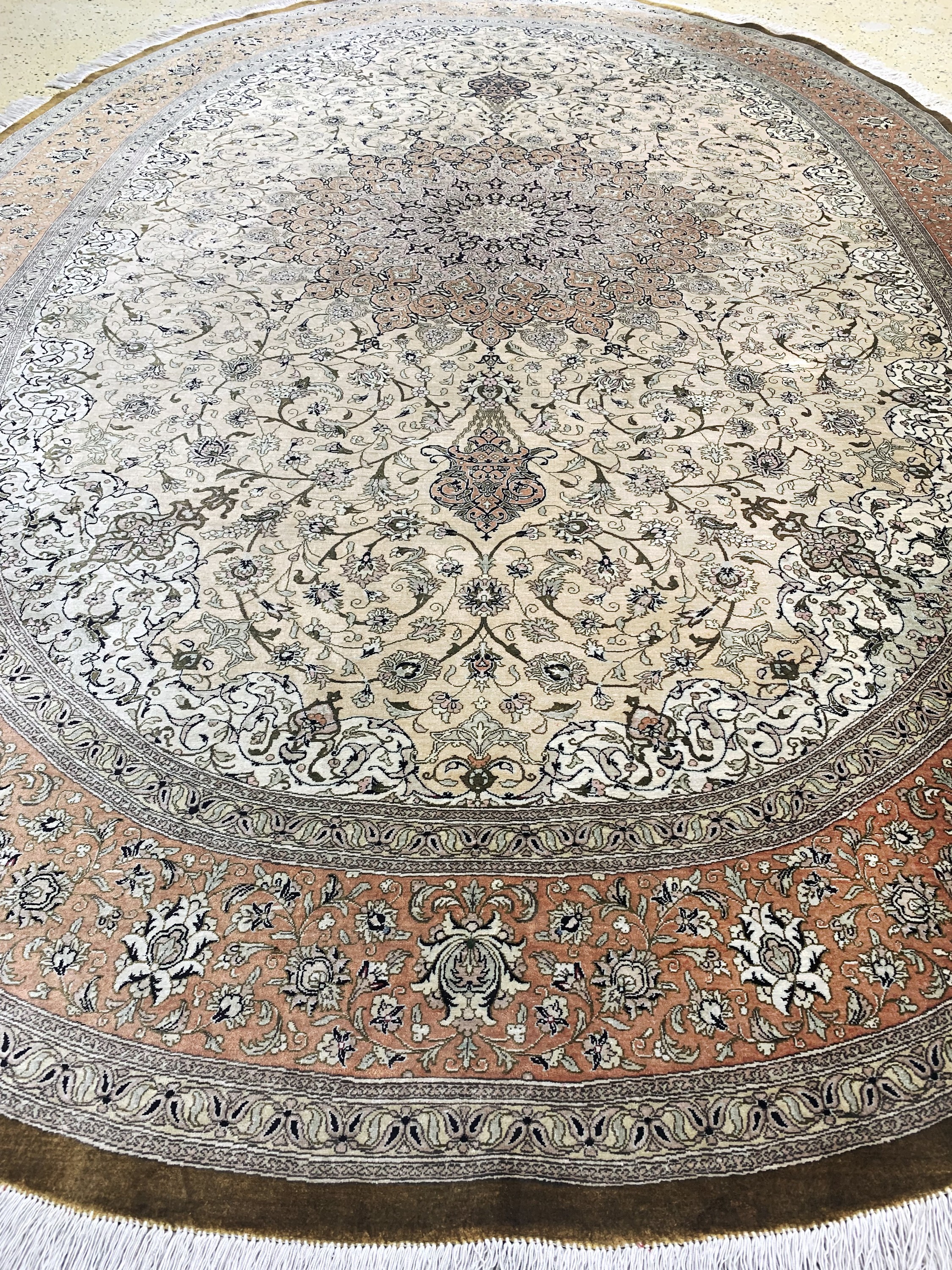 Detail g: Ghom Seide fein Persien, signiert(Ahmadi), Ende 20.Jhd, reine Naturseide, ca. 303 x 198 cm, ca. 1,0 Mio. Kn/qm, EHZ: 1-2