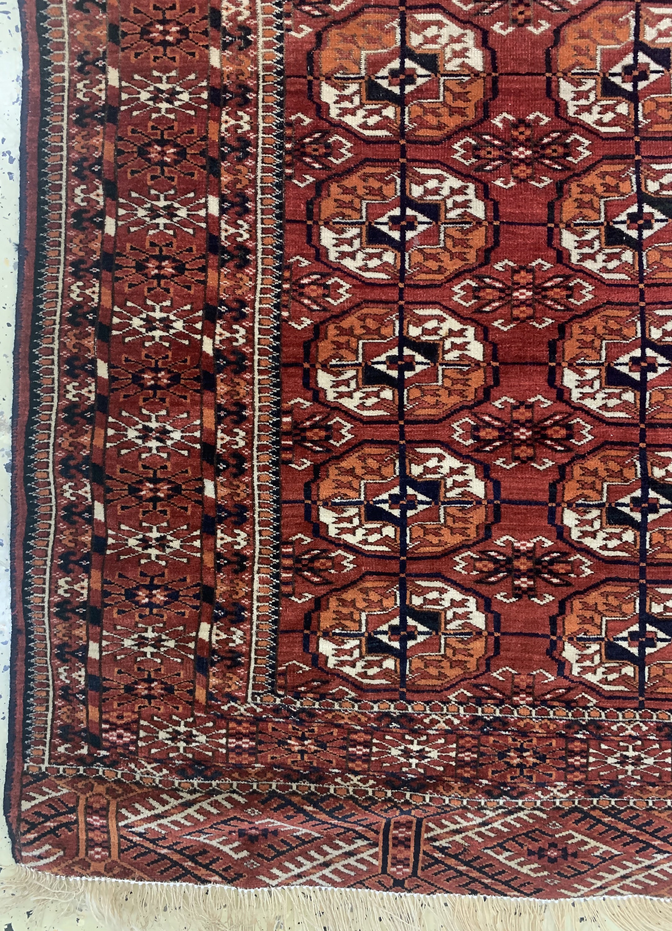 Detail b: Tekke Herdteppich, Turkmenistan, um 1900, Wolle auf Wolle, ca. 163 x 119 cm, EHZ: 2-3