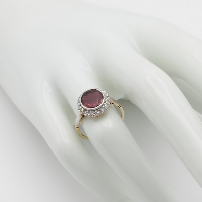 26862158a - Ring mit Turmalin und Diamanten, GG 585/000 z.T. rhod., rosa Turmalin ca. 10x8 mm, Diam. ...