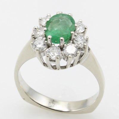 Image Ring mit Smaragd und Brillanten, WG 585/000,Smaragd ca. 0.70 ct, 8 Brill. zus. ca. 0.75 ...