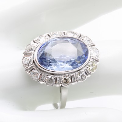 Image Ring mit Saphir und Brillanten, WG 585/000, 12 Brill. zus. ca. 0.60 ct feines ...