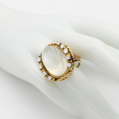 26862703b - Ring mit Mondstein und Brillanten, GG 750/ 000, Mondstein ca. 22x15 mm, Brill. zus. ca. ...