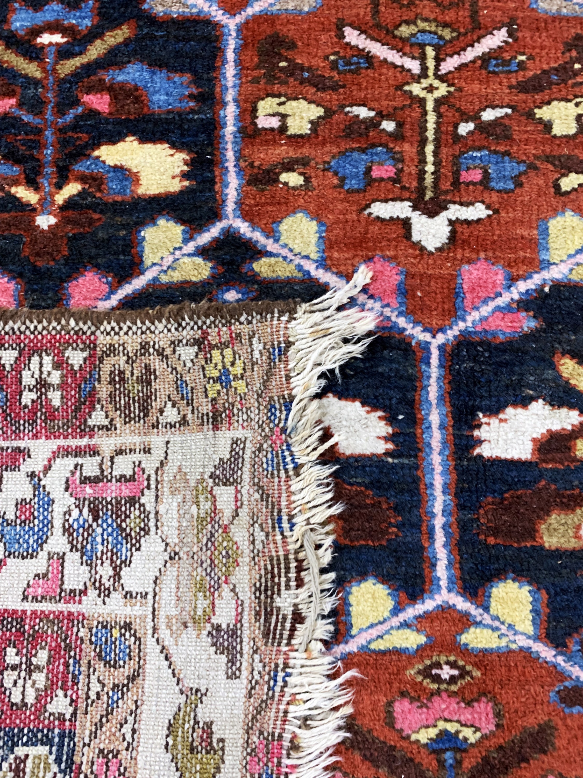 Detail e: Mazlaghan alt, Persien, Anfang 20.Jhd, Wolle auf Baumwolle, ca. 202 x 128 cm, EHZ: 2-3