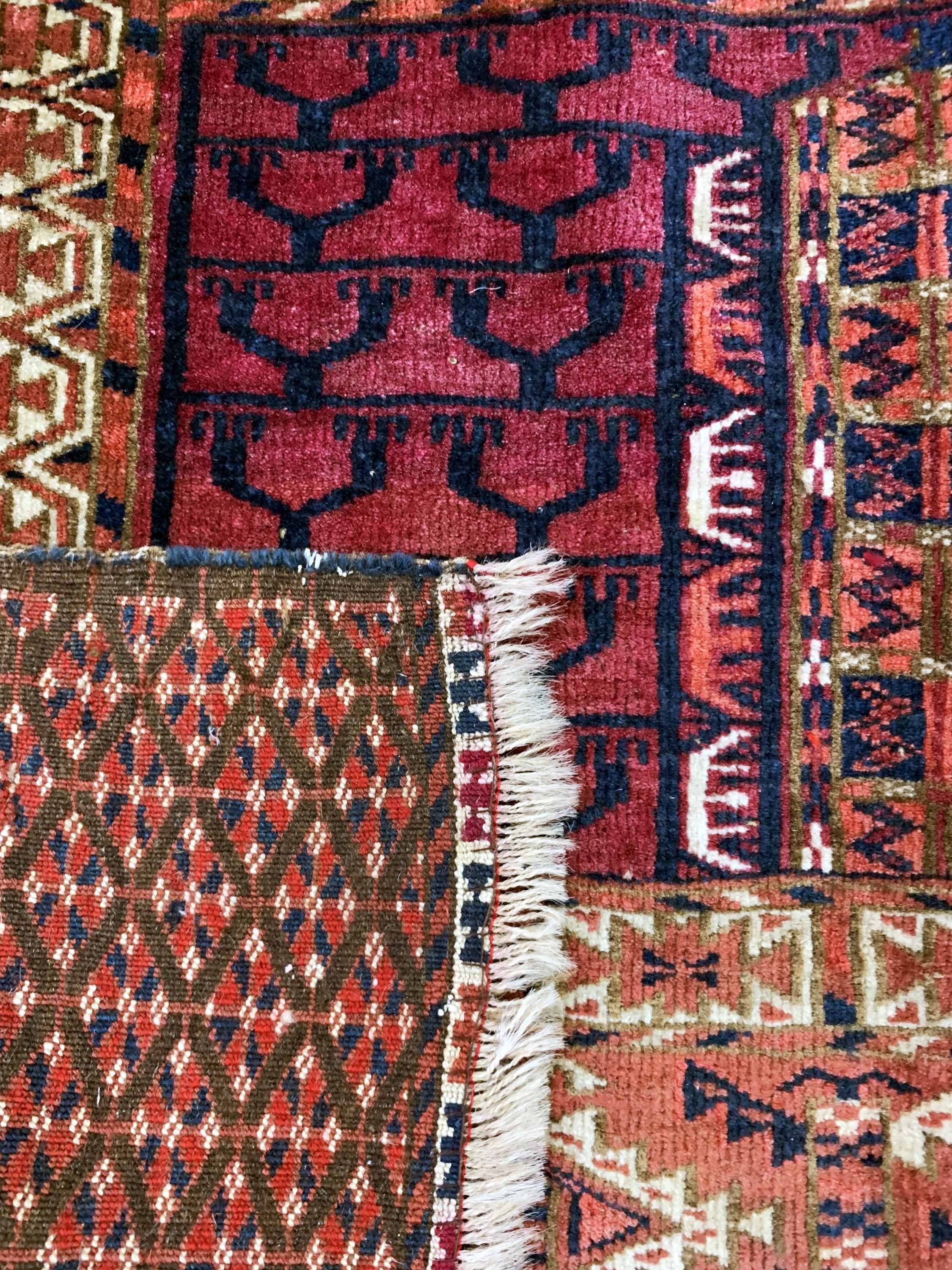 Detail e: Tekke Engsi antik, Turkmenistan, 19.Jhd, Wolle auf Wolle, ca. 140 x 120 cm, EHZ: 3
