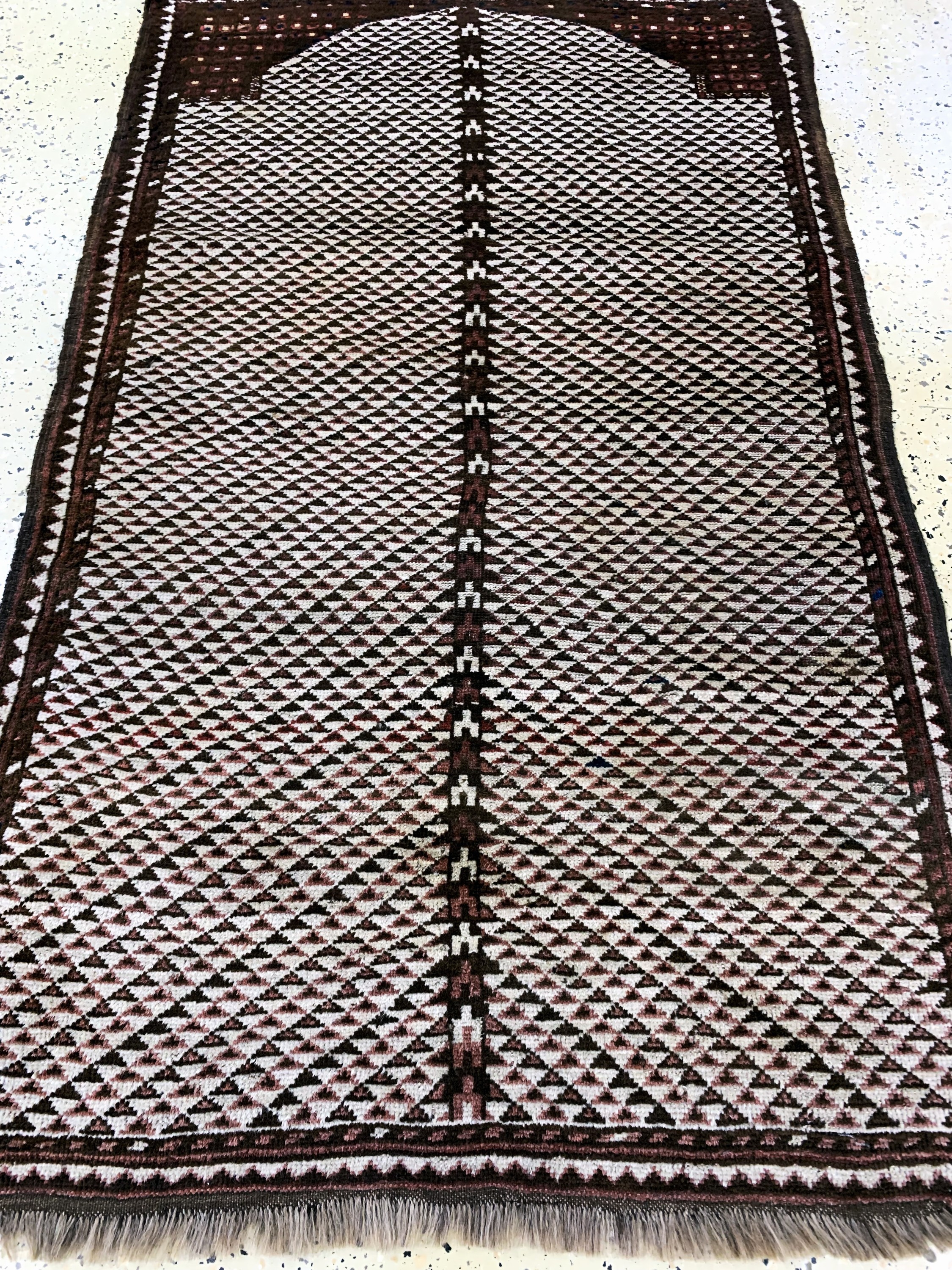 Detail d: Ersari"Gebetsteppich", Afghanistan, Anfang 20.Jhd, Wolle auf Wolle, ca. 170 x 113 cm, Mottenfraß, EHZ: 3