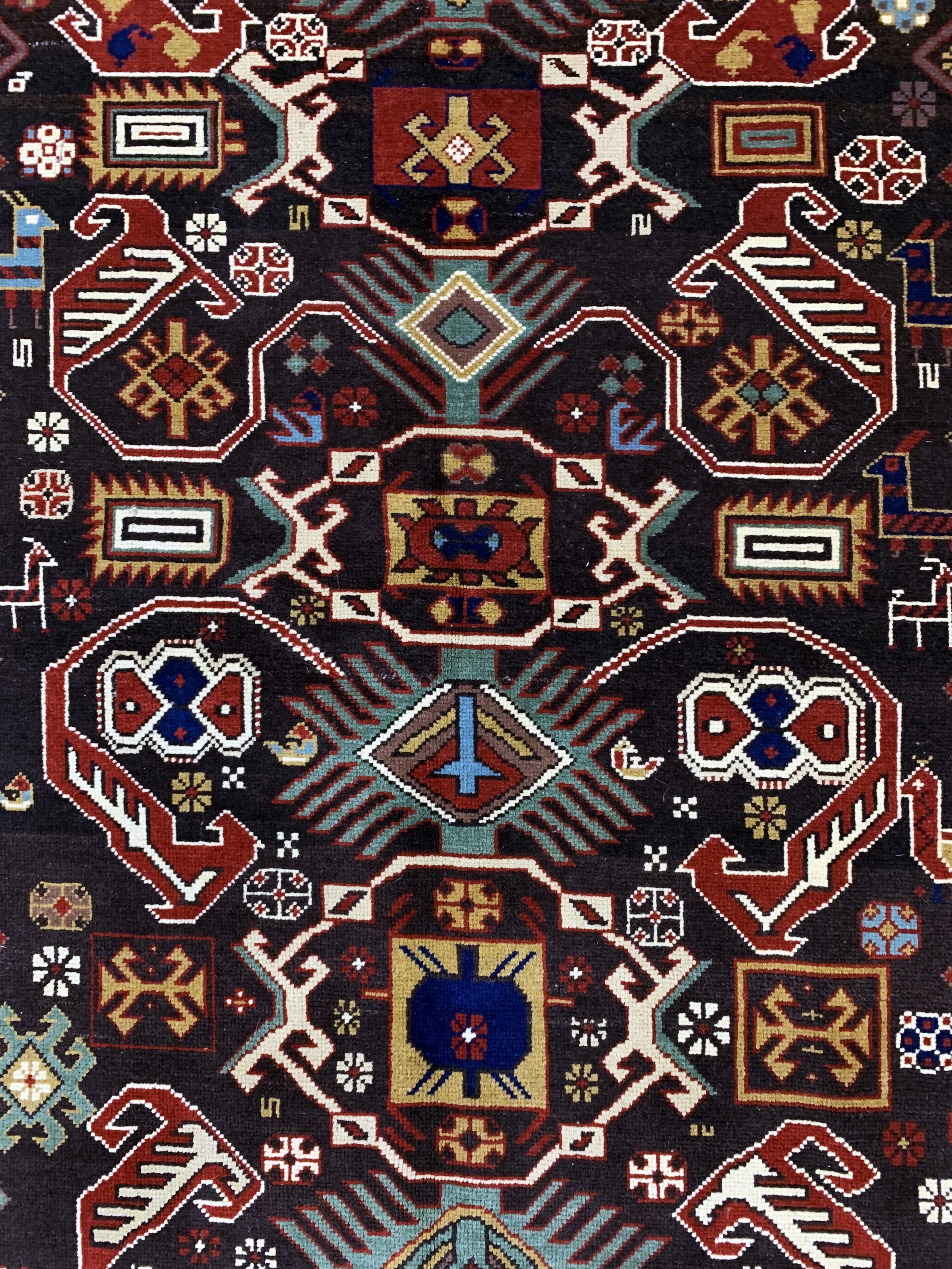 Detail c: Kazak alt, Kaukasus, Mitte 20.Jhd, Wolle auf Wolle, ca. 233 x 173 cm, EHZ: 2