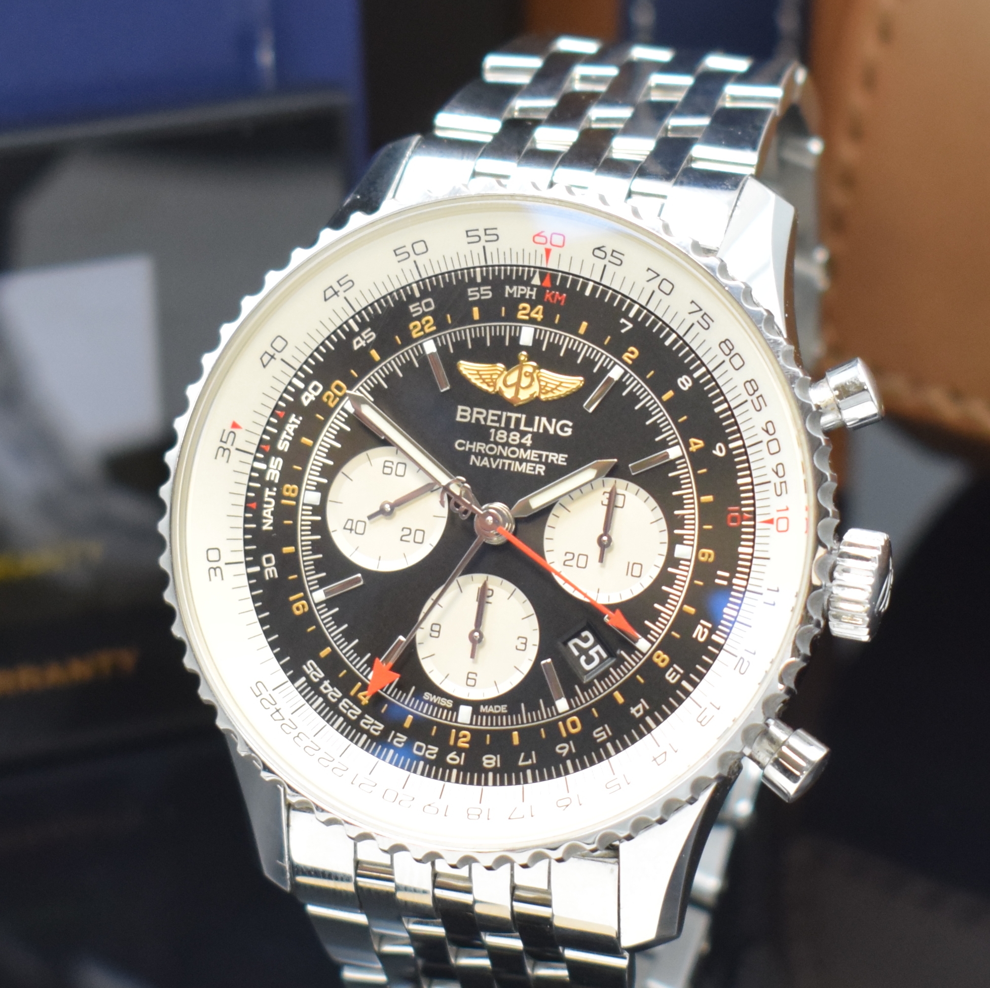 Detail a: BREITLING Armbandchronograph Navitimer GMT Referenz AB0441, Automatik, Chronometer in Edelstahl inkl. orig. Gliederband m. Faltschl., zus. orig. ...