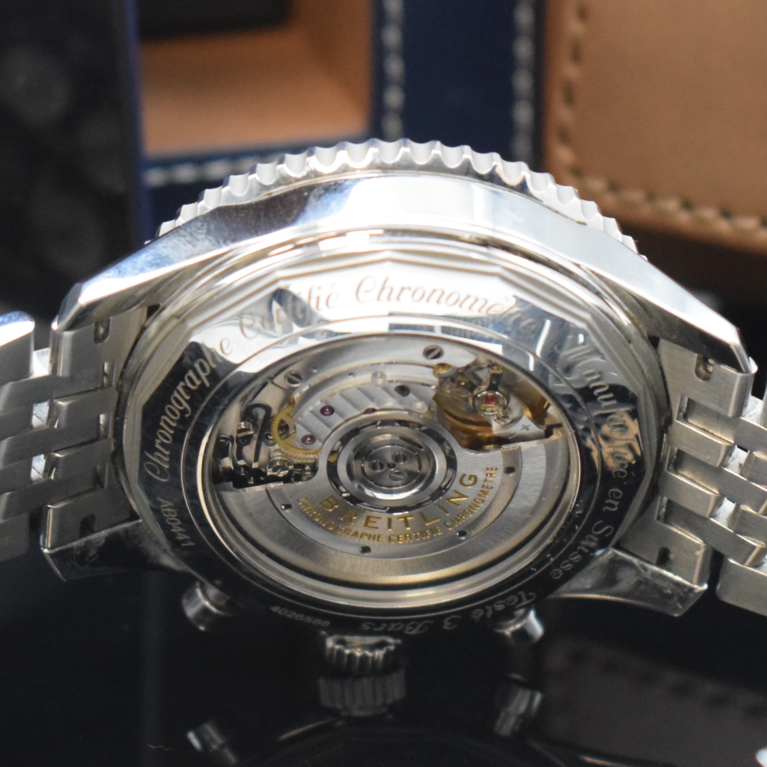 Detail e: BREITLING Armbandchronograph Navitimer GMT Referenz AB0441, Automatik, Chronometer in Edelstahl inkl. orig. Gliederband m. Faltschl., zus. orig. ...