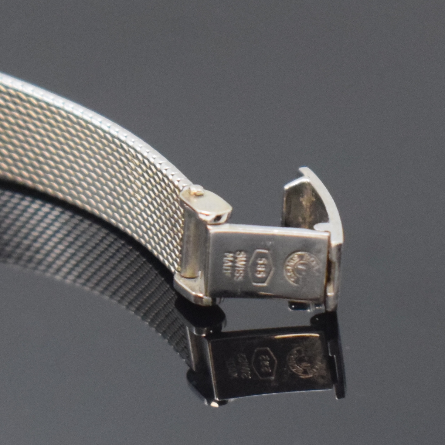 Detail b: ROAMER Damenarmbanduhr in WG 585/000 mit Diamantlünette, Handaufzug, Schweiz um 1970, Boden aufgedr., Milanaiseband, silb. Zifferbl. m. aufgel. ...