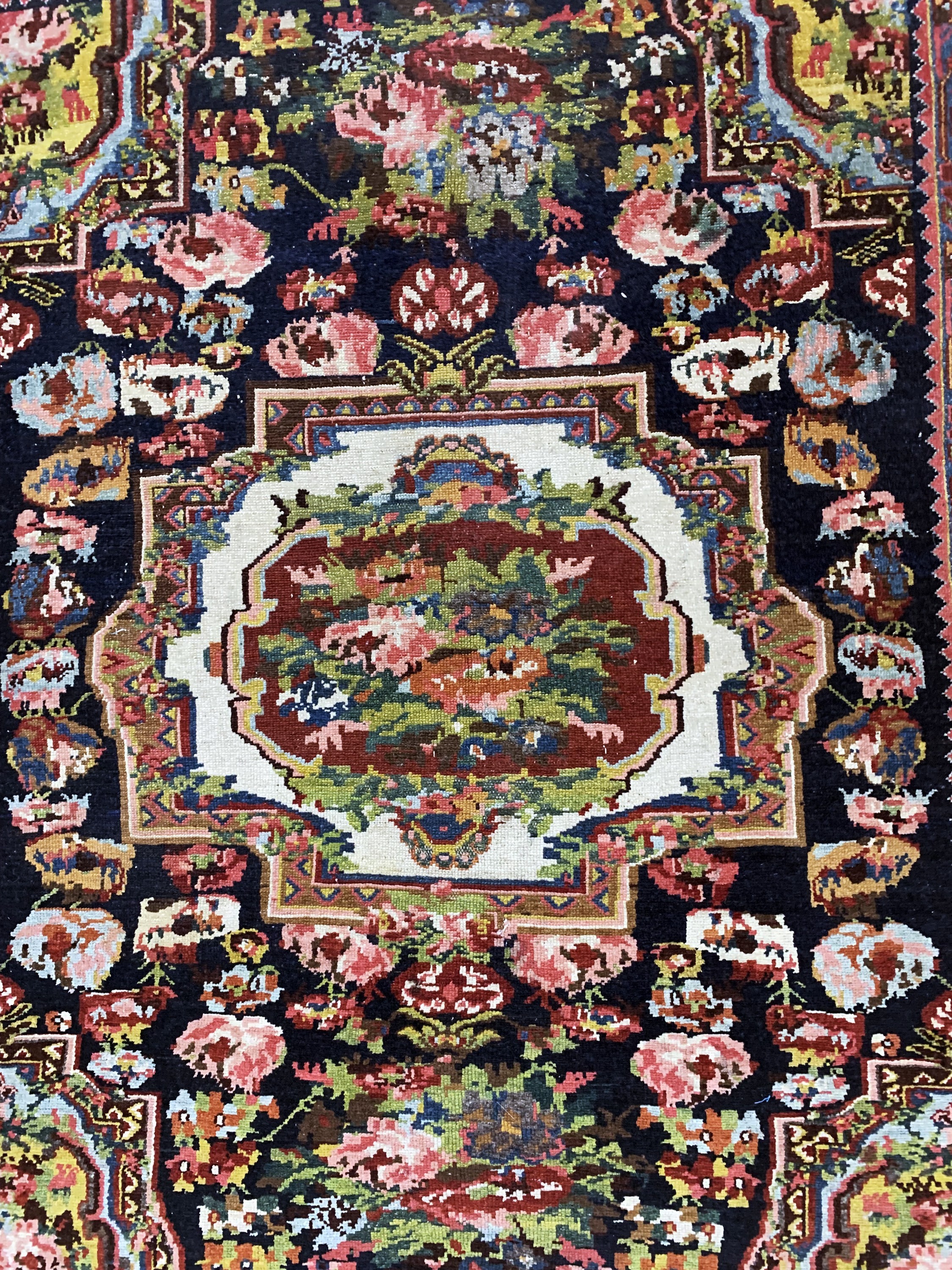 Detail c: Bachtiar"Golfarang", Persien, Anfang 20.Jhd, Wolle auf Baumwolle, ca. 190 x 160 cm,EHZ: 3