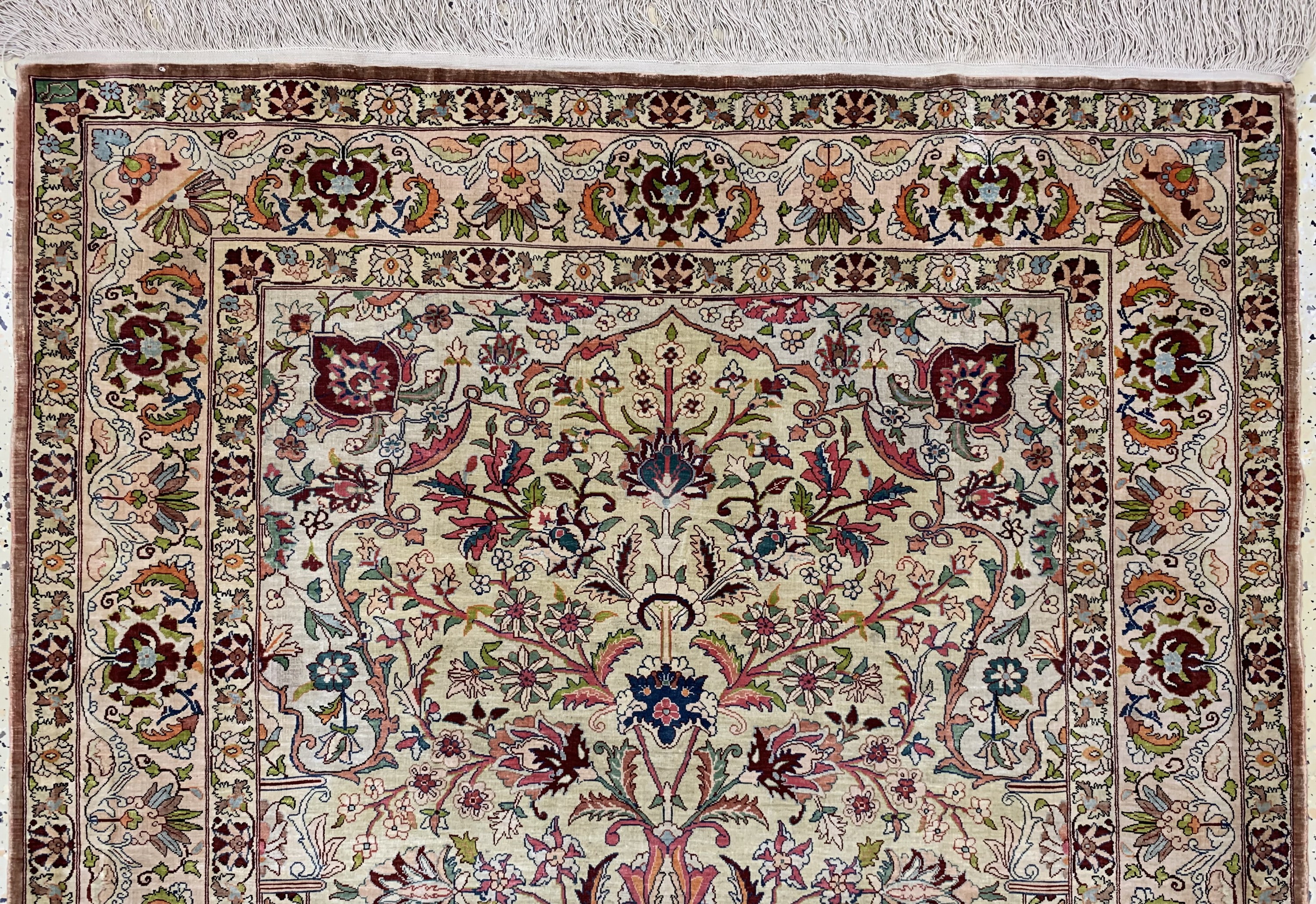 Detail a: Hereke Seide fein signiert, Türkei, Mitte 20.Jhd, reine Naturseide, ca. 160 x 108 cm, ca. 1,0 Mio. Kn/qm, EHZ: 1-2