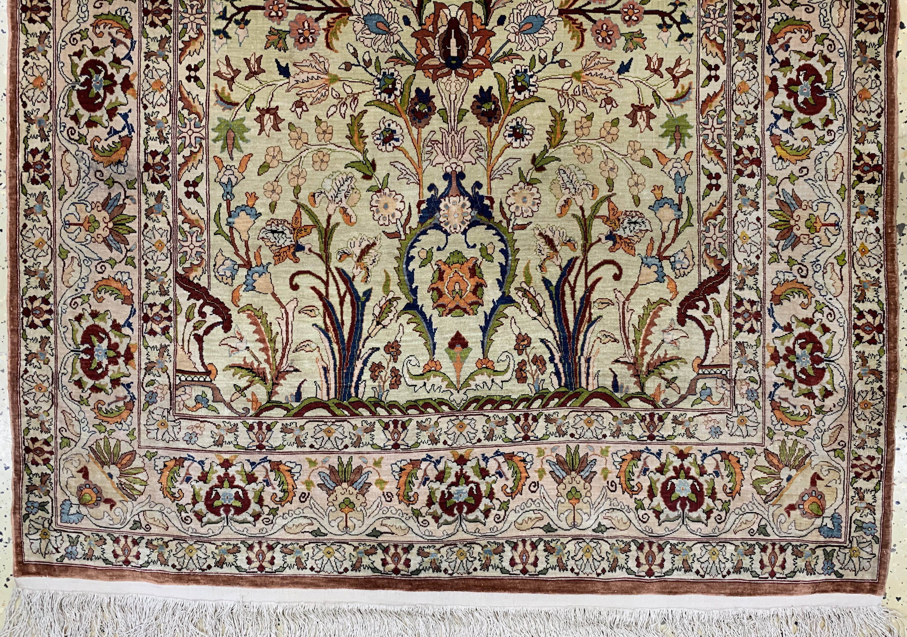Detail b: Hereke Seide fein signiert, Türkei, Mitte 20.Jhd, reine Naturseide, ca. 160 x 108 cm, ca. 1,0 Mio. Kn/qm, EHZ: 1-2