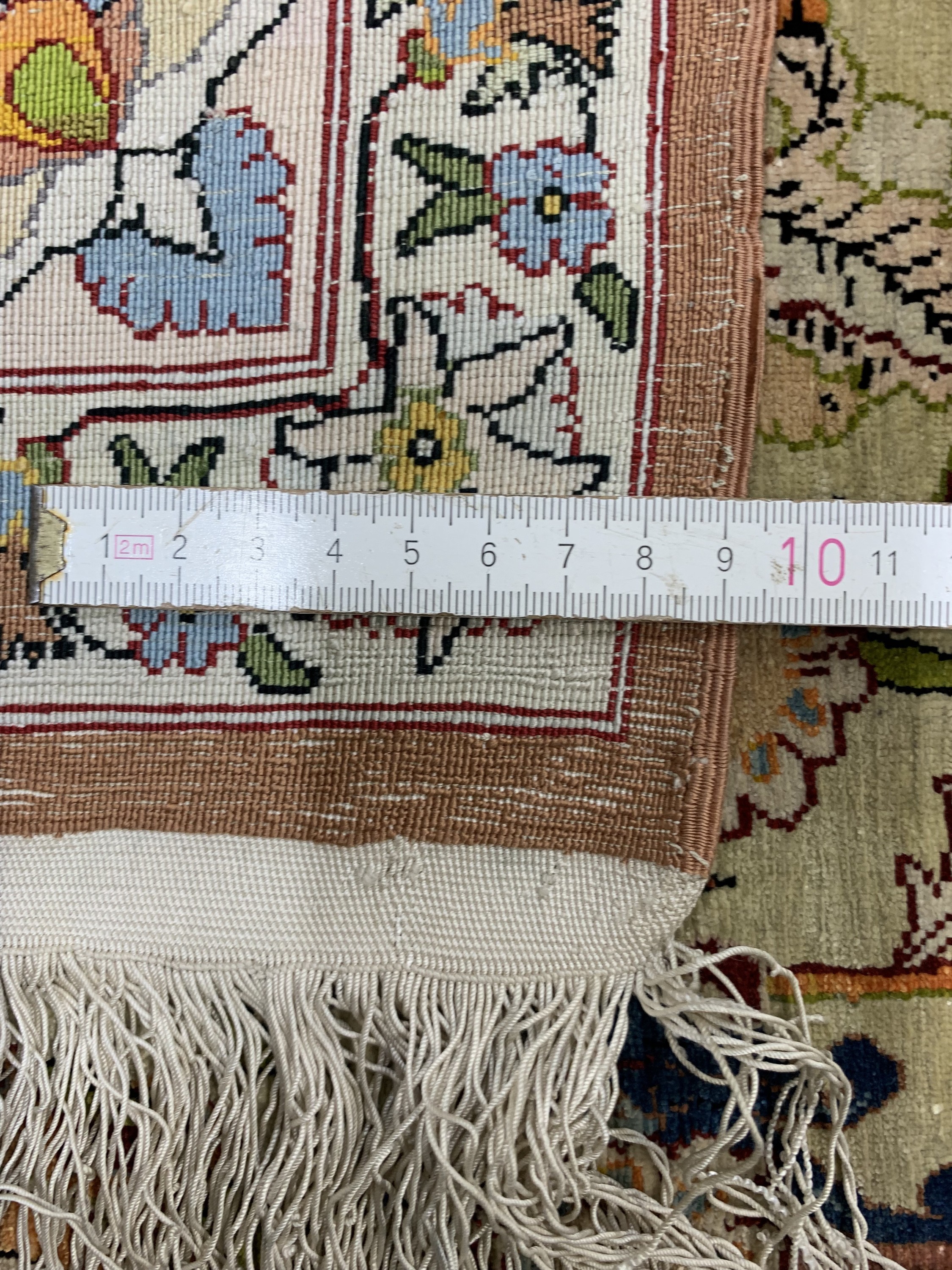 Detail f: Hereke Seide fein signiert, Türkei, Mitte 20.Jhd, reine Naturseide, ca. 160 x 108 cm, ca. 1,0 Mio. Kn/qm, EHZ: 1-2
