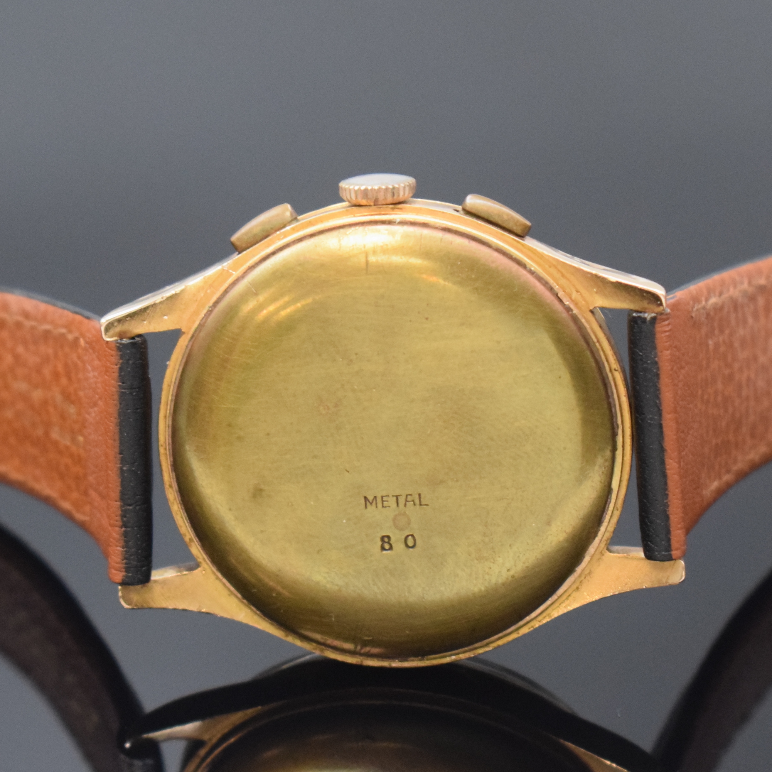Detail e: BREITLING Armbandchronograph Cadette in RG 750/000, Handaufzug, Schweiz um 1965, 3- teil. Geh. altersbed. dell., verg. Cuvette zur Armierung, Boden ...