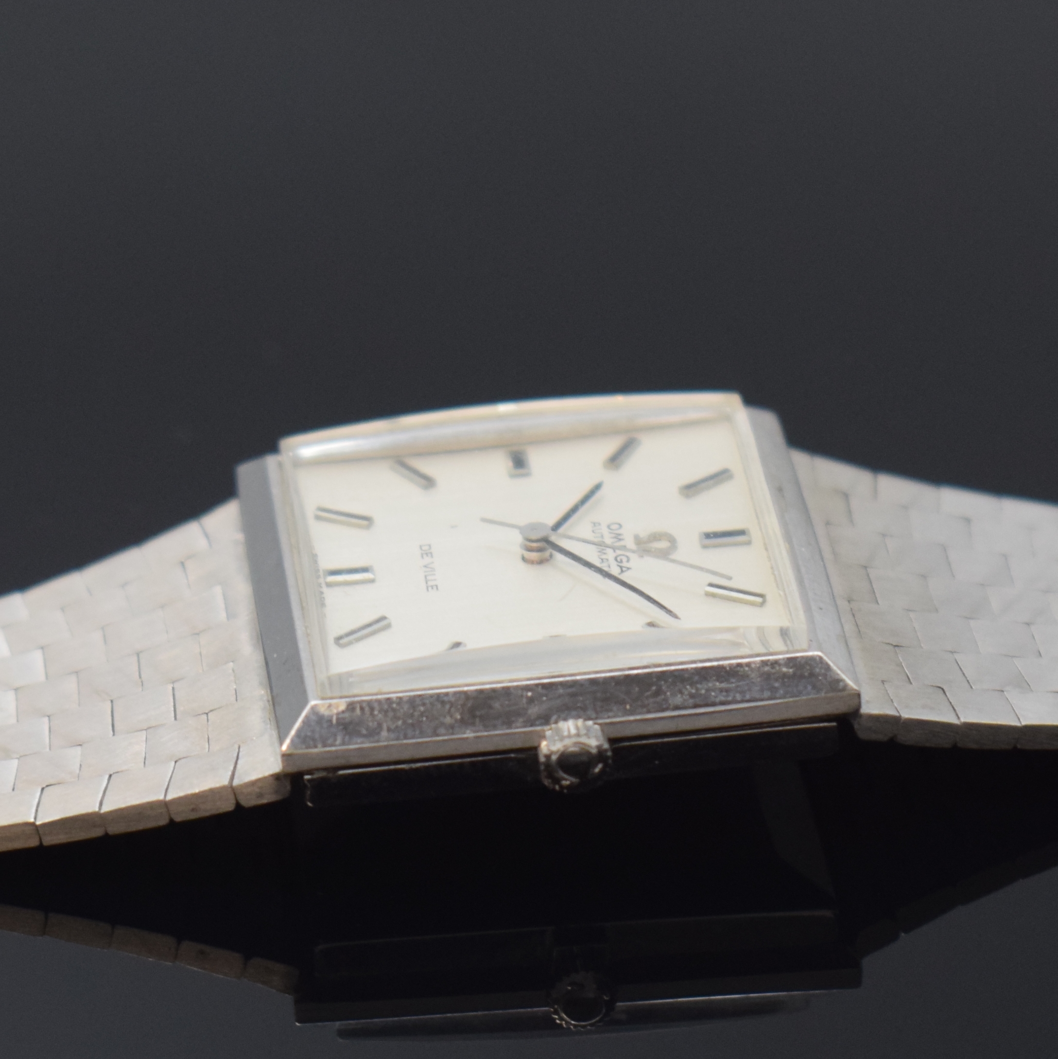 Detail c: OMEGA Werk im neutralen WG 750/000 Gehäuse, Automatik, Werk Schweiz um 1969, Geh. und Band später, Boden aufgedr., silb. De Ville Zifferbl. m. ...