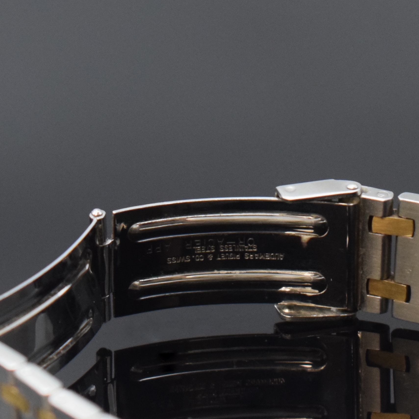 Detail d: AUDEMARS PIGUET ikonische Herrenarmbanduhr Serie Royal OAK in Stahl/Gold Referenz 56143SA, Schweiz um 1986, Design von Gerald Genta, C-Serie, quarz, ...