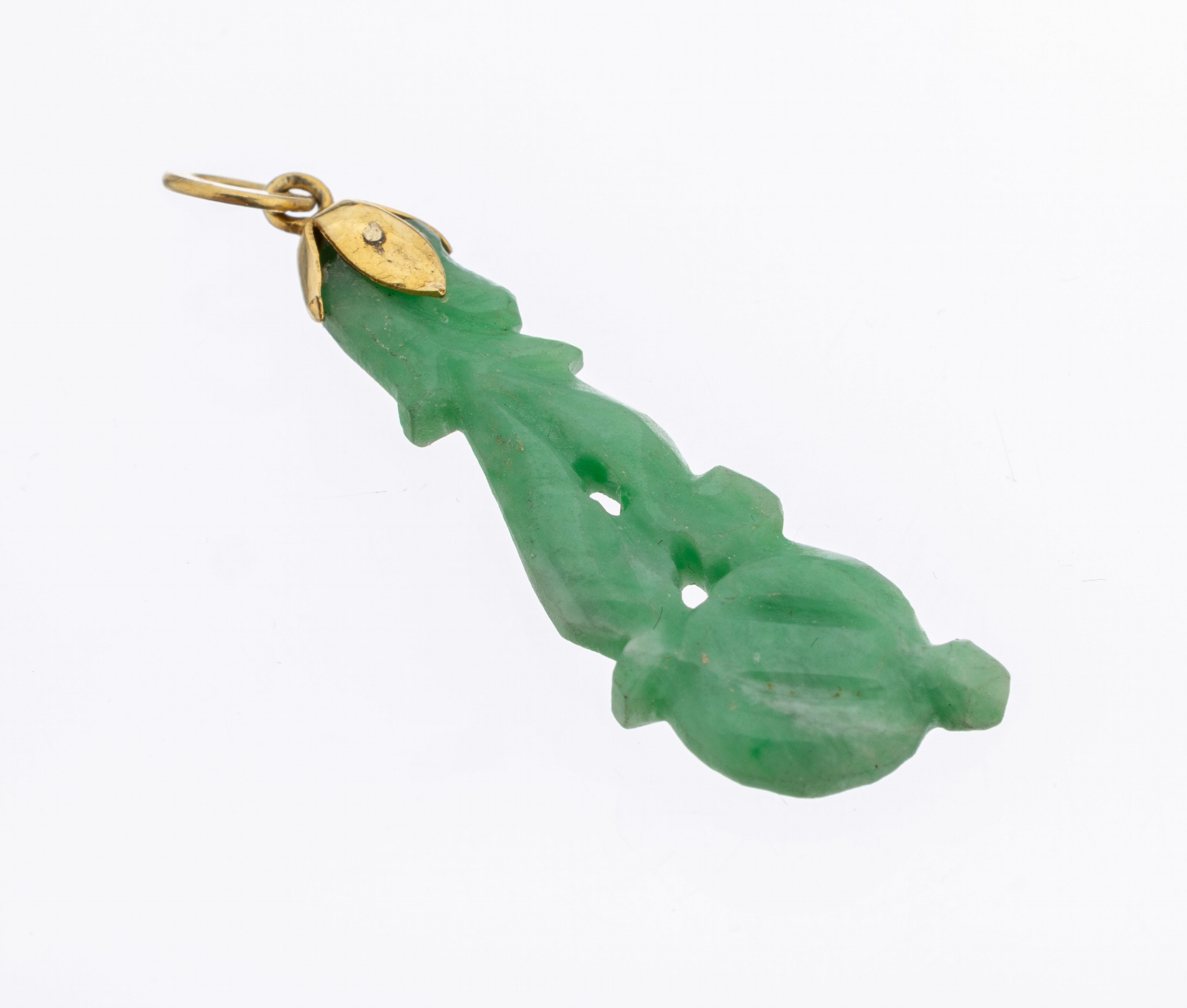 14 kt Gold Jade-Anhänger, GG 585/000, grav.Jade durchbrochen gearbeitet, ca. 3 cm, ca. 1.4 g