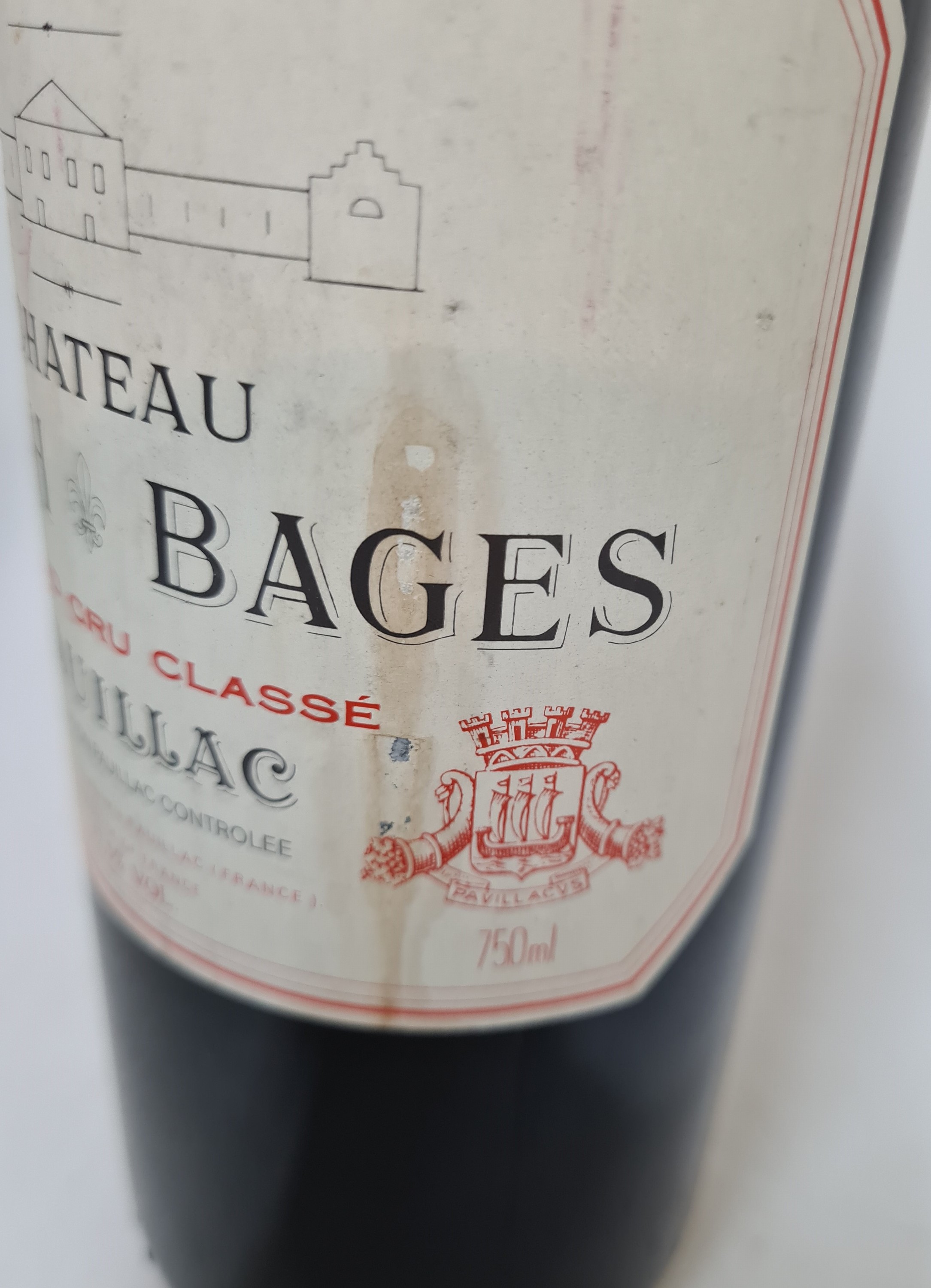 Detail a: 1 Fl. 1986, Chateau lynch Bages, Grand Cru classe, Füllstand mid shoulder, unverkostet