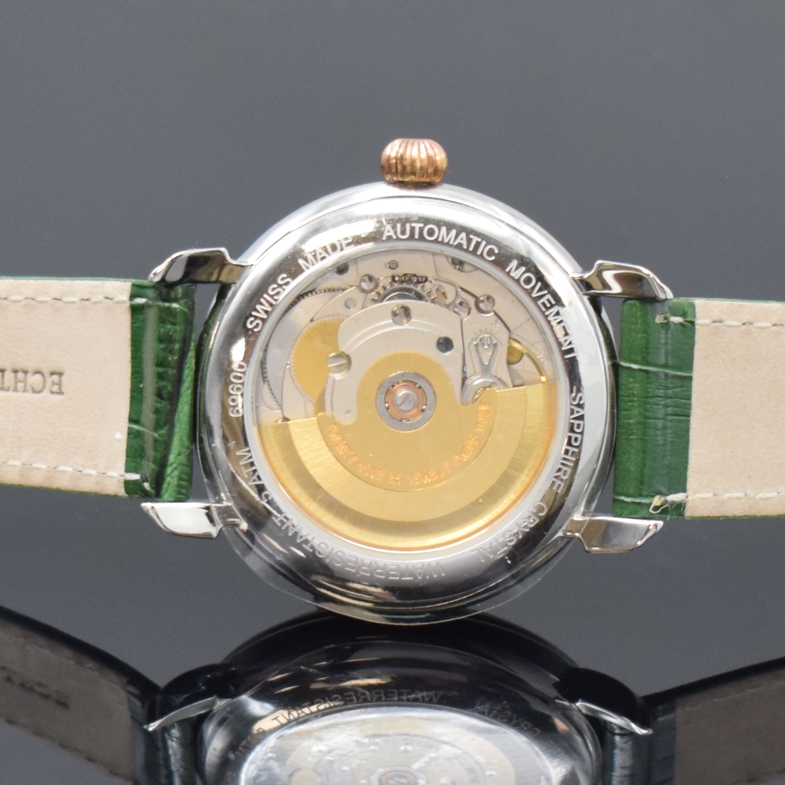 Detail d: KOLLER Armbanduhr in Edelstahl Referenz 69600, Schweiz akt. Produktion, Automatik, beids. vergl. Geh., weißes Zifferblatt, gold. Std.-Ind. u. ...