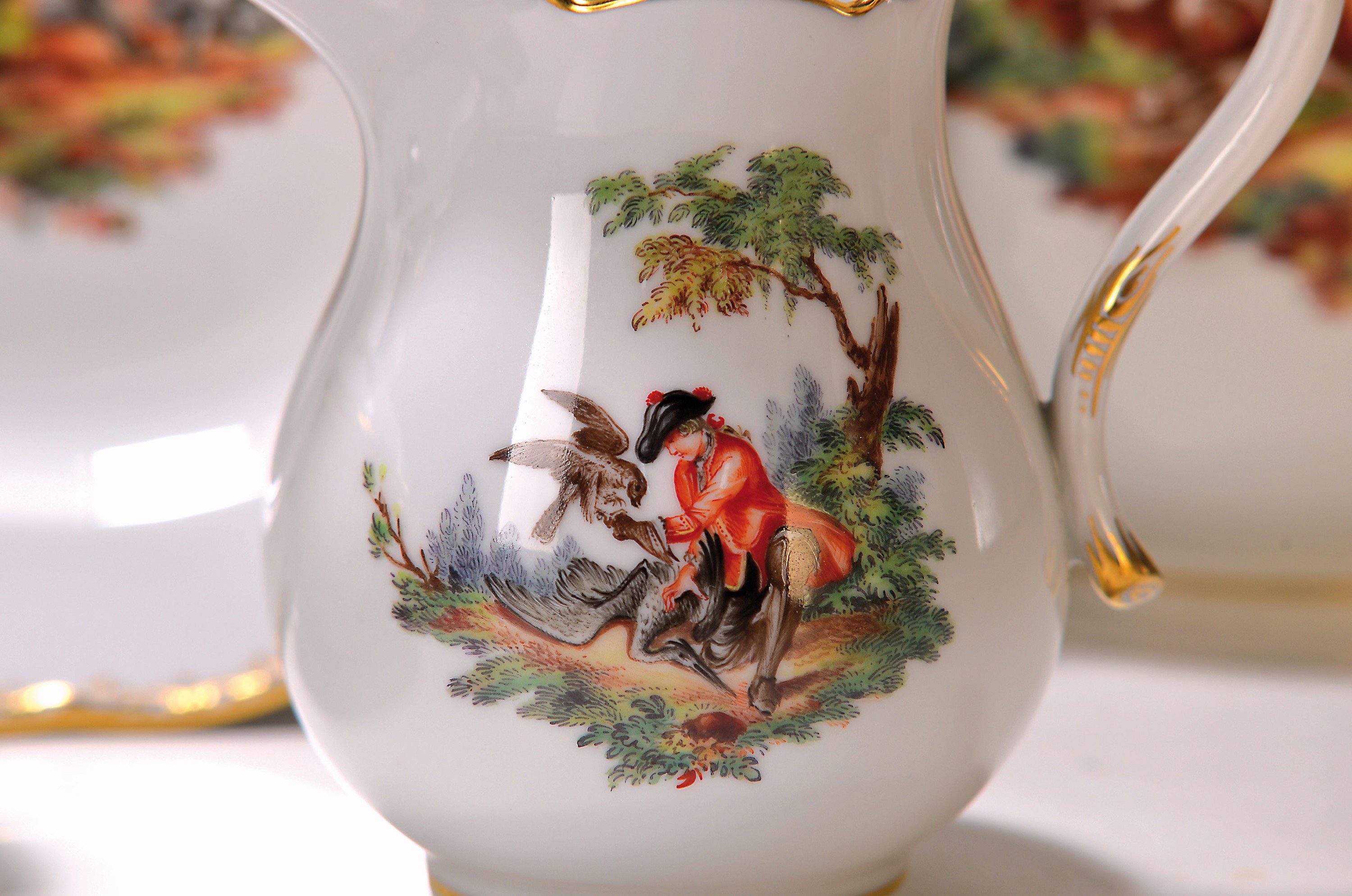 Detail b: Großes Kaffeeservice für 12 Personen, Meissen, Jagdszenen nach Ridinger in lupenfeiner Malerei, 2. Hälfte 20. Jh., 1. Wahl, Dekornummer 278028, ...