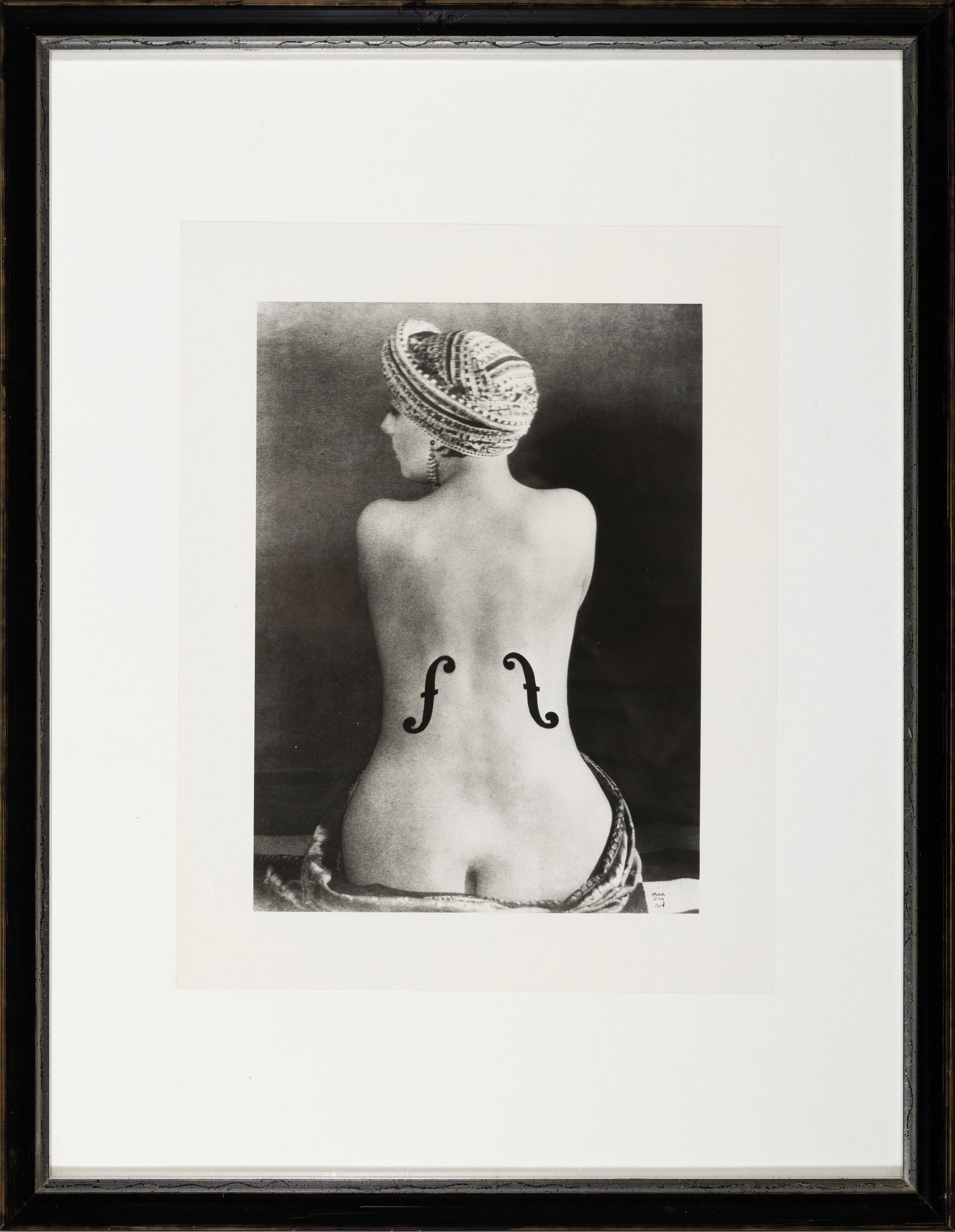 Detail k: Man Ray, 1890 Philadelphia-1976 Paris, Le Violin d'Ingres, Edition griffelkunst 1991-92, Blattmaß ca. 30.5x24cm, u.Gl., R. ca. 48x38cm