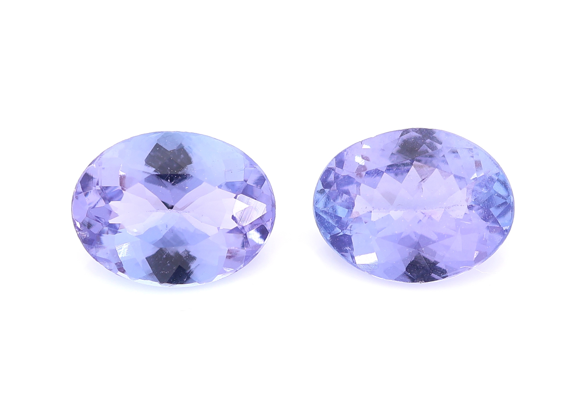 Lot 2 lose Tansanite, zus. ca. 2.94 ct, ovalfacett.