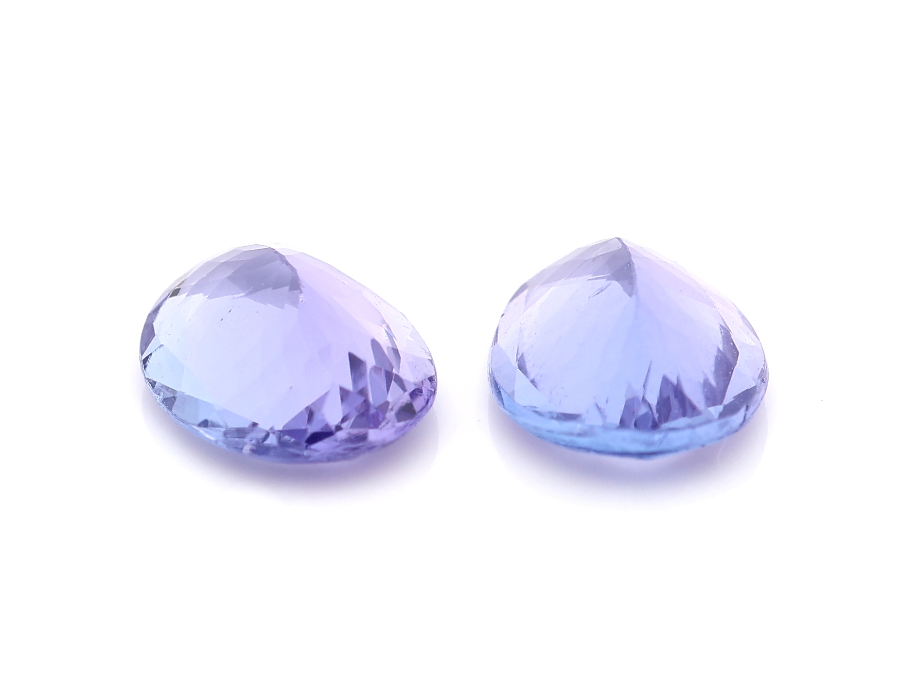 Detail a: Lot 2 lose Tansanite, zus. ca. 2.94 ct, ovalfacett.