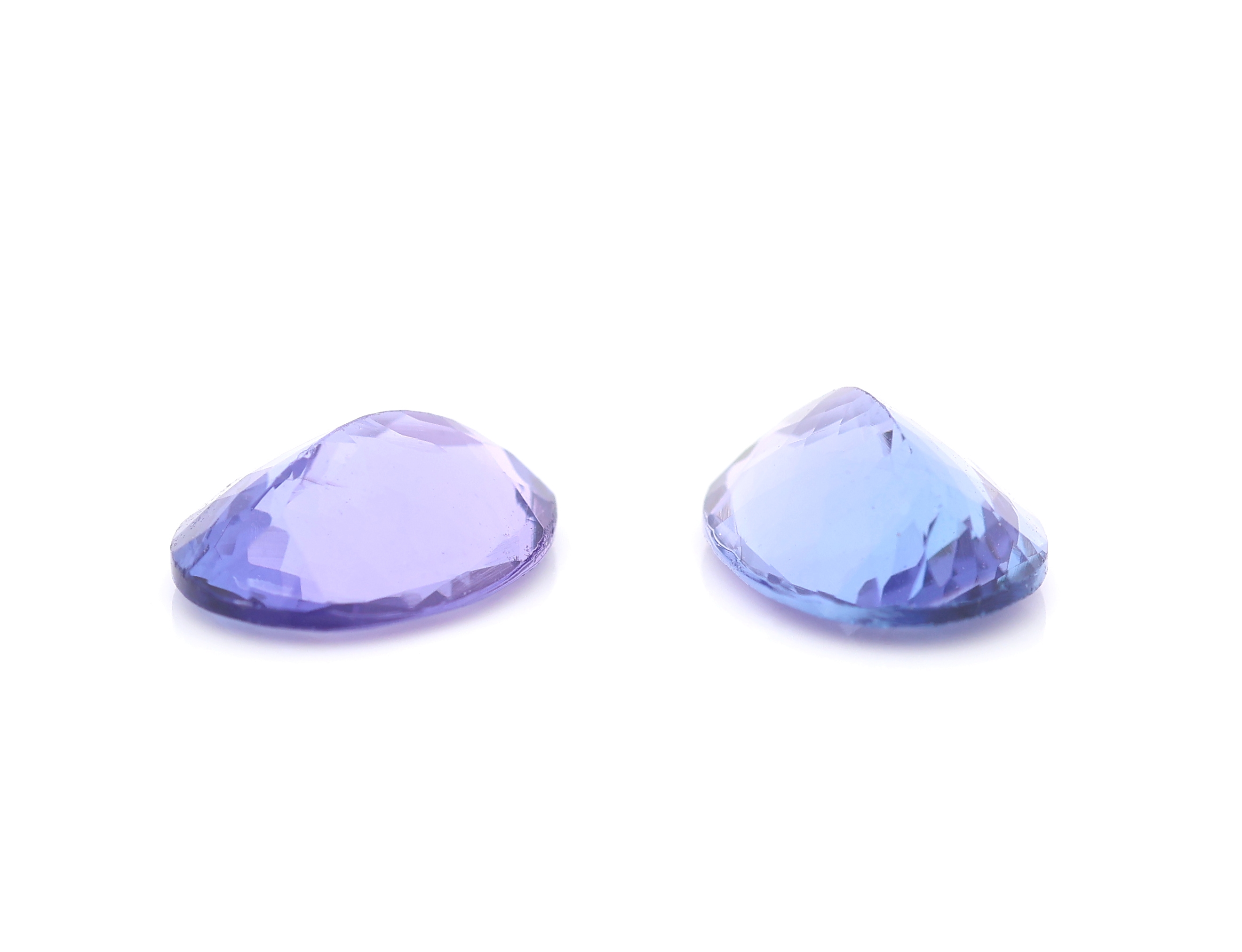 Detail b: Lot 2 lose Tansanite, zus. ca. 2.70 ct, ovalfacett.