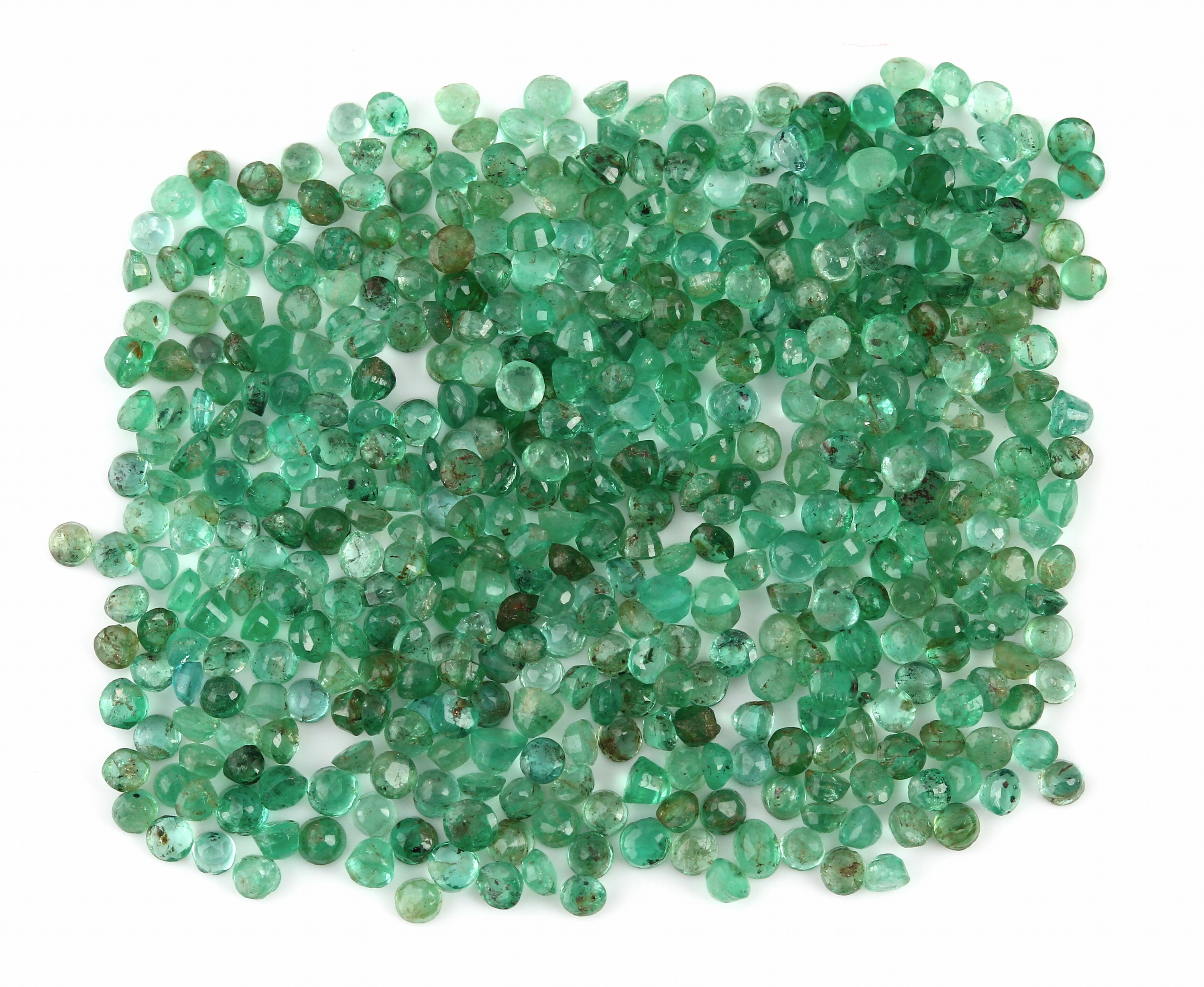 Lot lose Smaragde, zus. ca. 16.89 ct, versch. Größen und Farbnuancen, Ausfassware