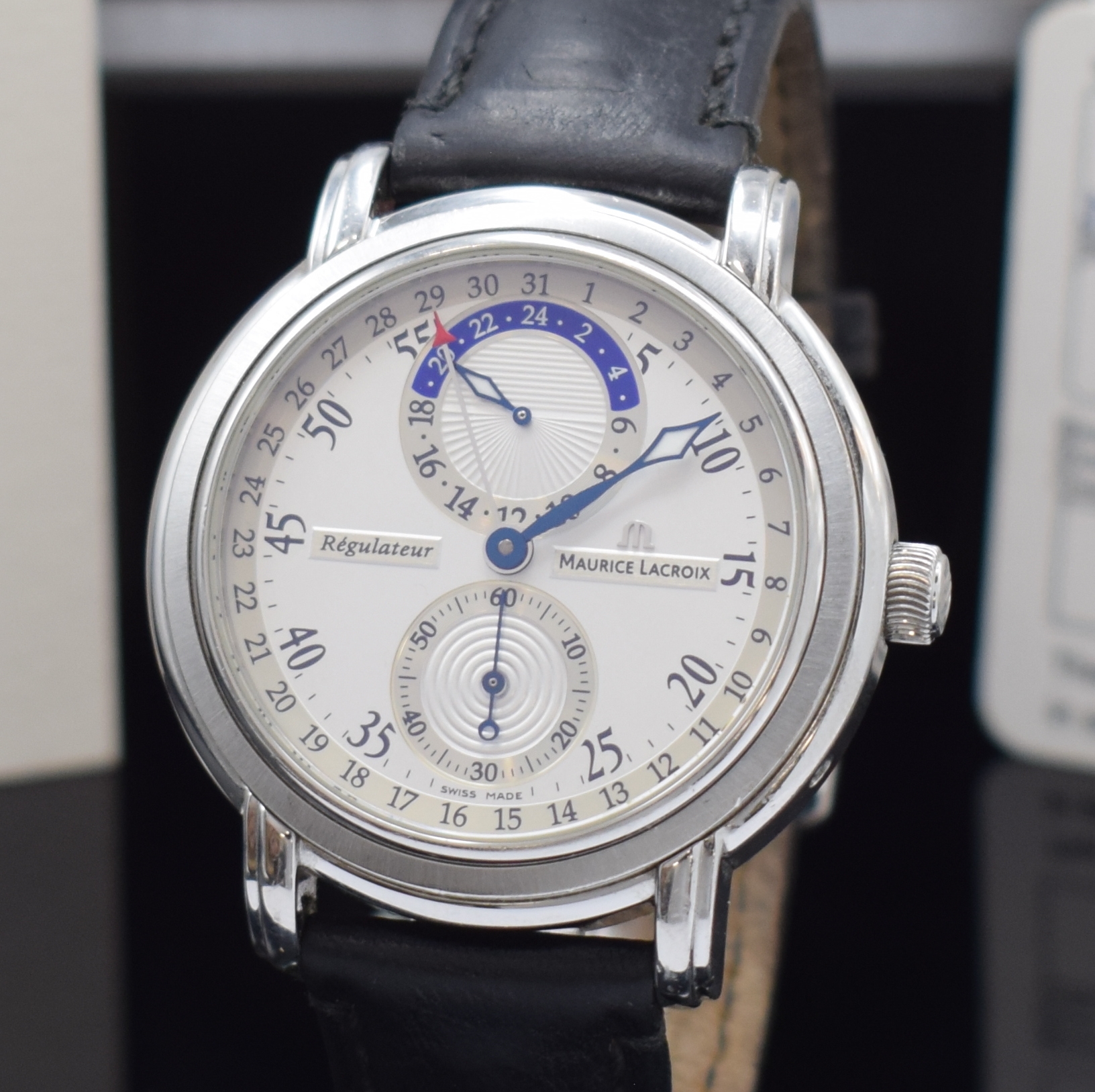 Detail a: MAURICE LACROIX Herrenarmbanduhr aus der Masterpiece Collection Modell Regulateur Referenz MP6148, Automatik, beids. vergl. Edelstahlgeh., Boden ...