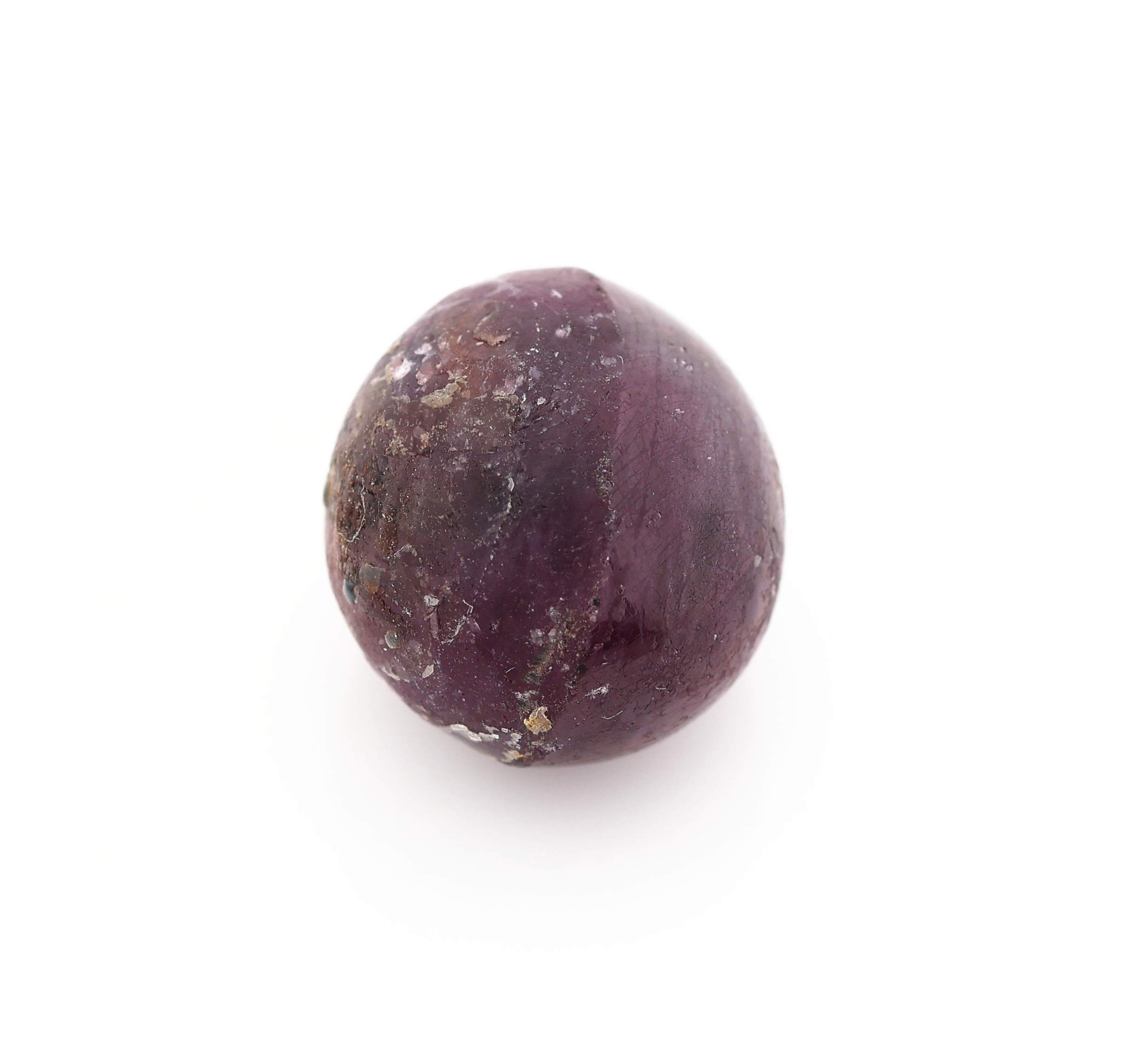 Detail b: Loser Sternrubin, ca. 22.15 ct, ovaler Cabochon