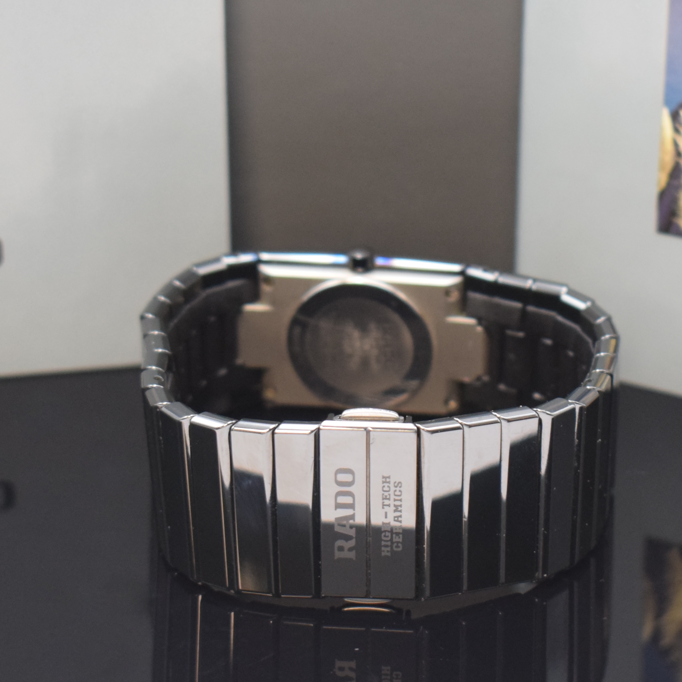 Detail b: RADO Jubilé Armbanduhr Serie Diastar Referenz 111.0348.3, quarz, kratzfestes Keramikgeh. inkl. Keramik-Gliederband m. dopp. Faltschl., Boden ...
