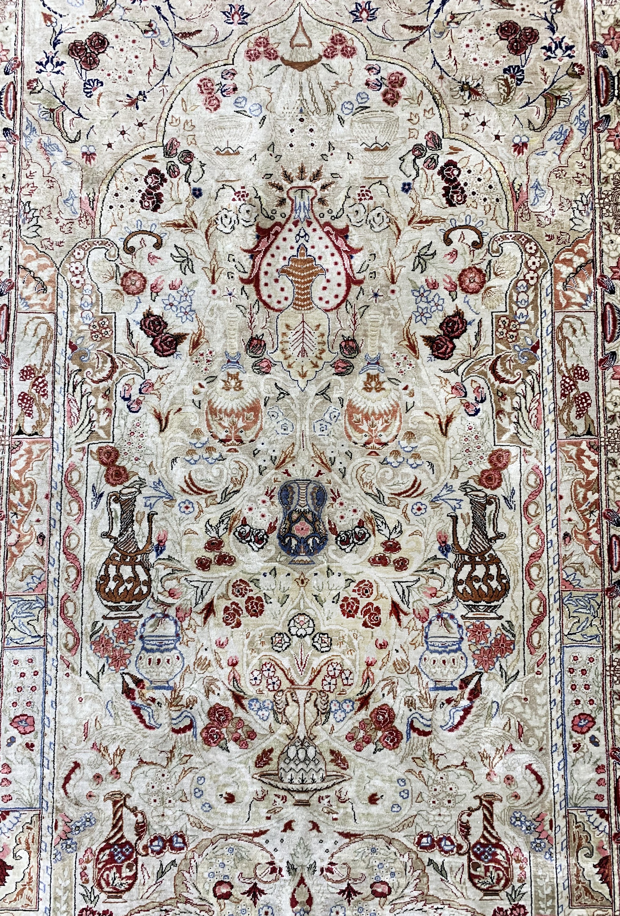 Detail c: Ghom Seide fein signiert, Persien, Ende 20.Jhd, reine Naturseide, ca. 153 x 103 cm, ca. 1,0 Mio. Kn/qm, EHZ: 2