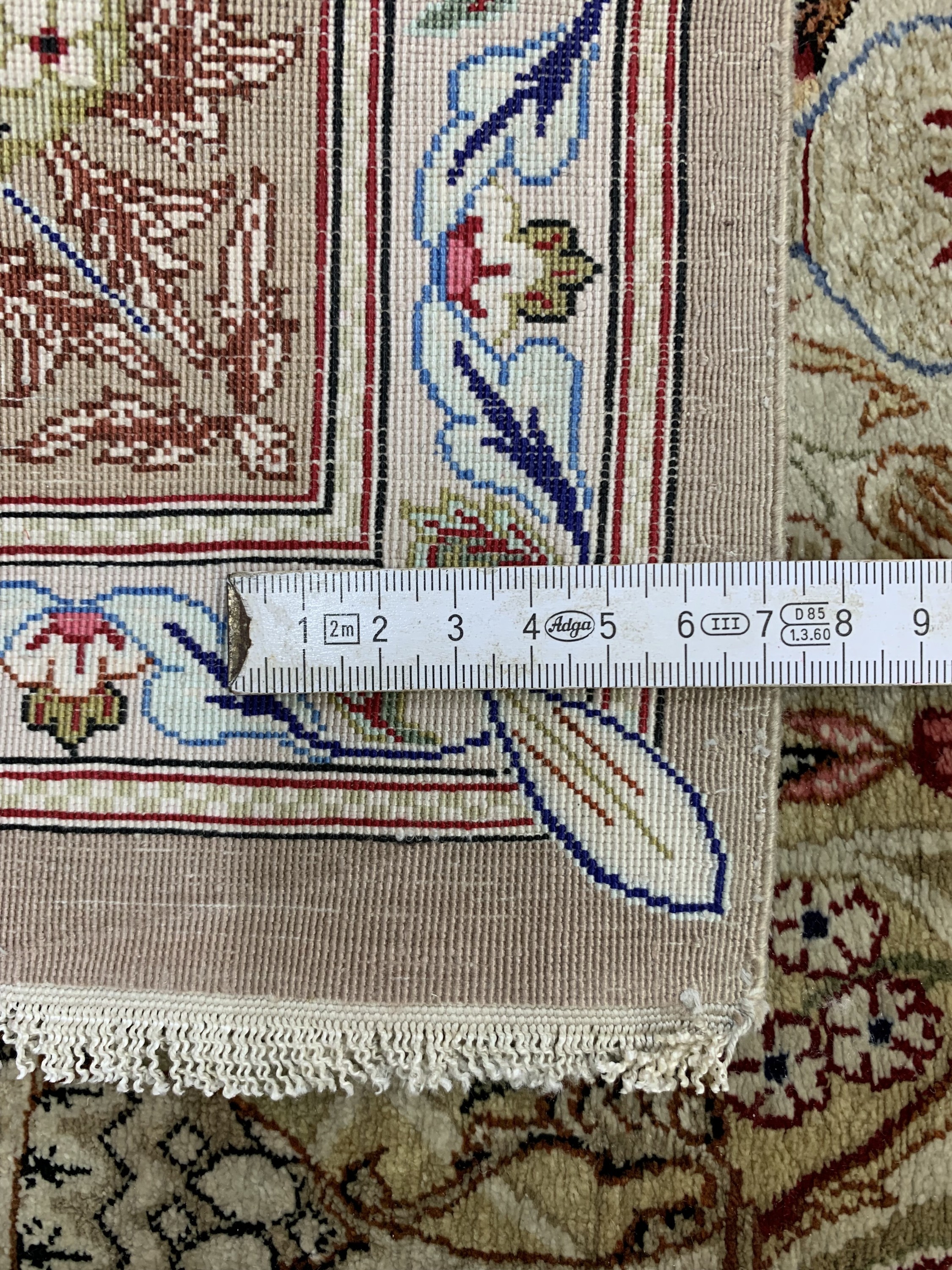 Detail e: Ghom Seide fein signiert, Persien, Ende 20.Jhd, reine Naturseide, ca. 153 x 103 cm, ca. 1,0 Mio. Kn/qm, EHZ: 2