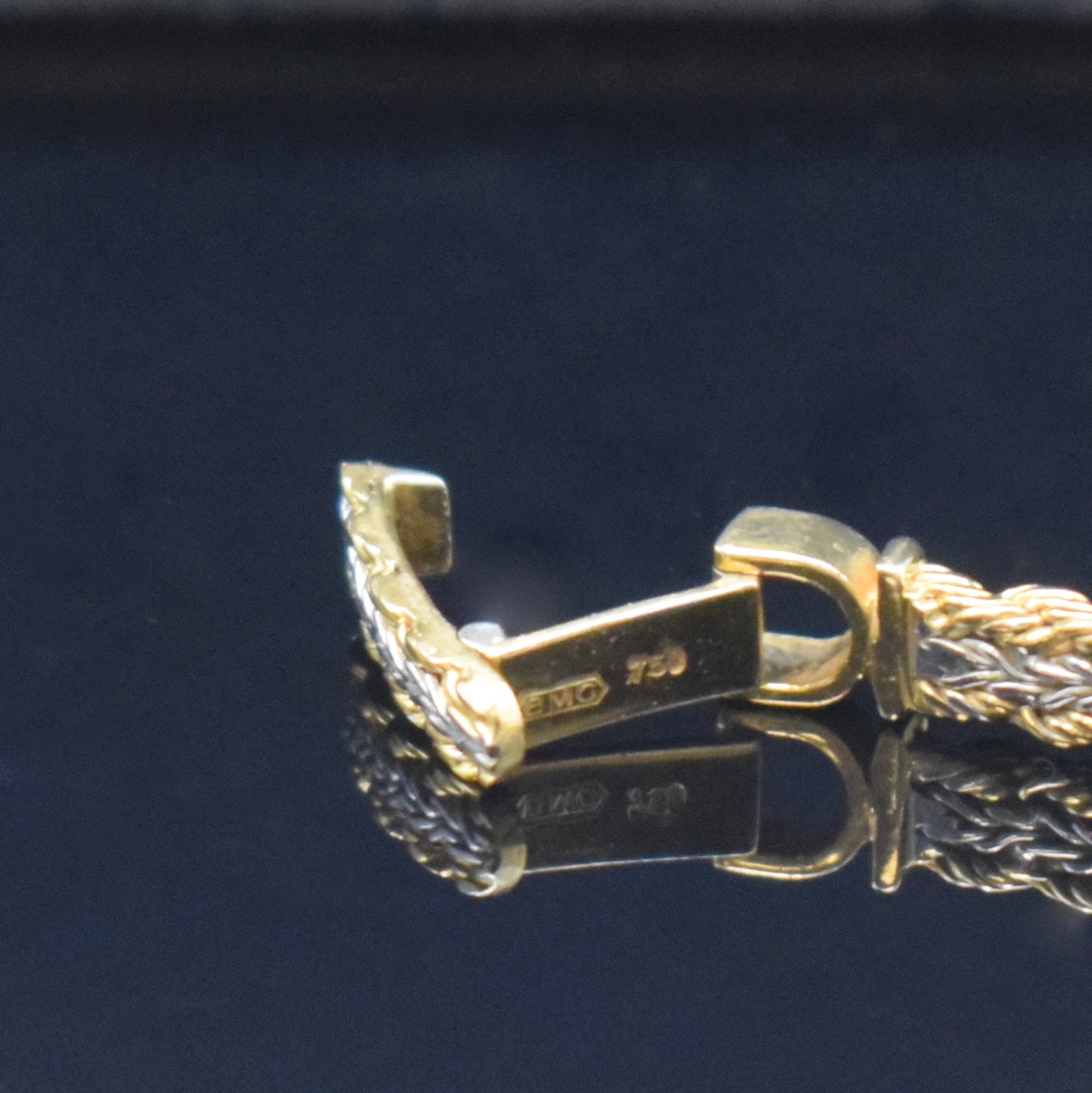 Detail b: BAUME & MERCIER Damenarmbanduhr in GG/WG 750/000, Schweiz um 1978, quarz, Boden aufgedr., verg. Zifferbl. m. 4 aufges. Diamant-Indizes, Anz. v. Std. ...