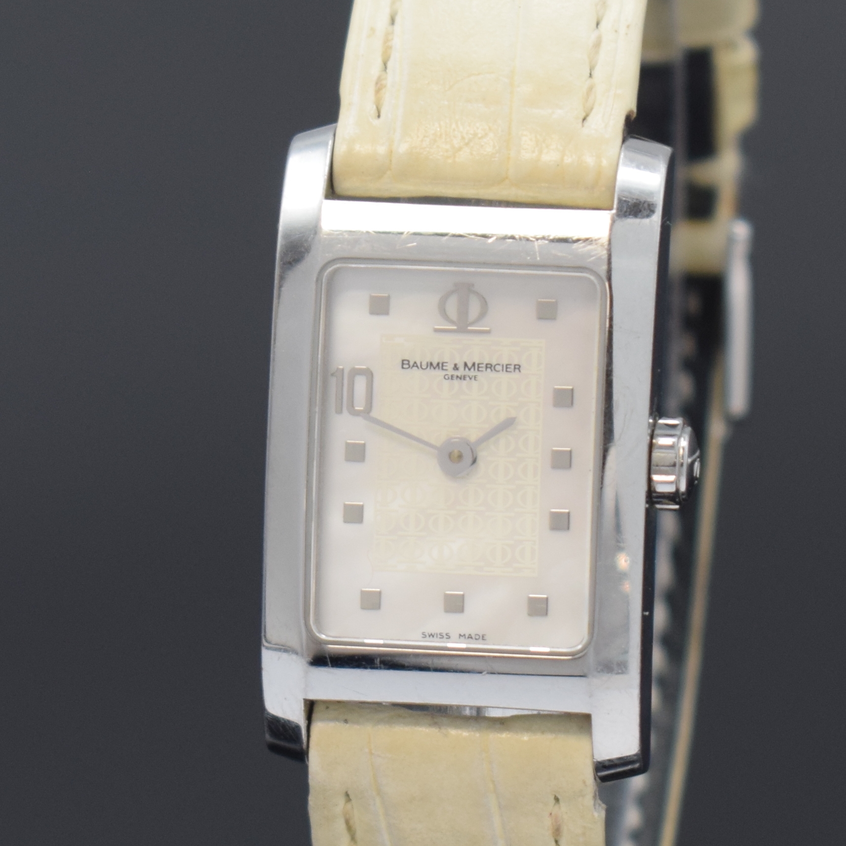 Detail a: BAUME & MERCIER Damenarmbanduhr Hampton Referenz 65463, Schweiz um 2005, Edelstahlgeh. inkl. Lederband m. orig. Dornschl., quarz, Boden aufgedr., ...