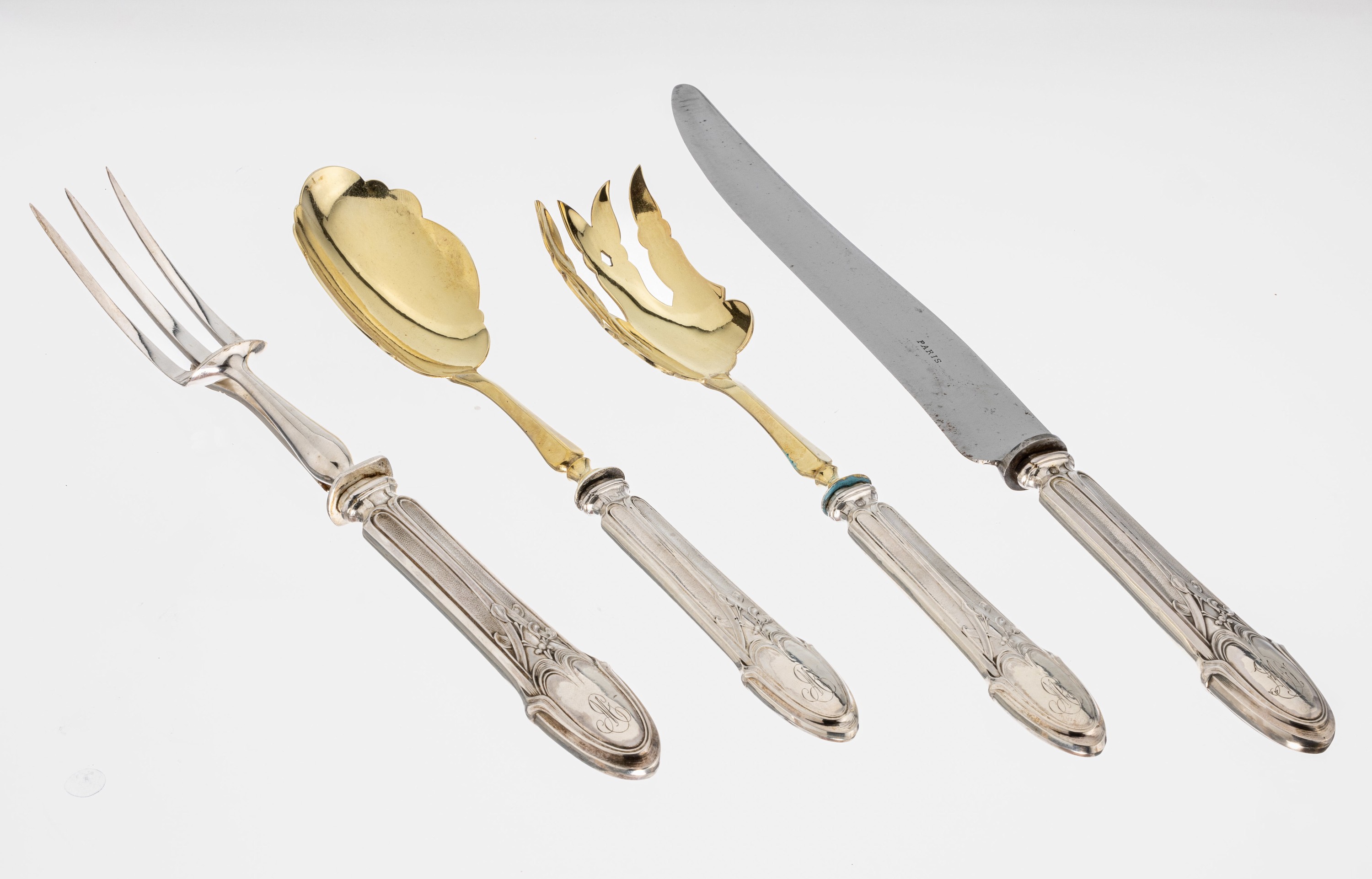 Detail a: 4 tlg. Vorlegebesteck, Frankreich um 1900, 800er Silber, best. aus: Salatbesteck, teilverg., 1 Fleischvorlegeset: Messer und Gabel, schöner ...