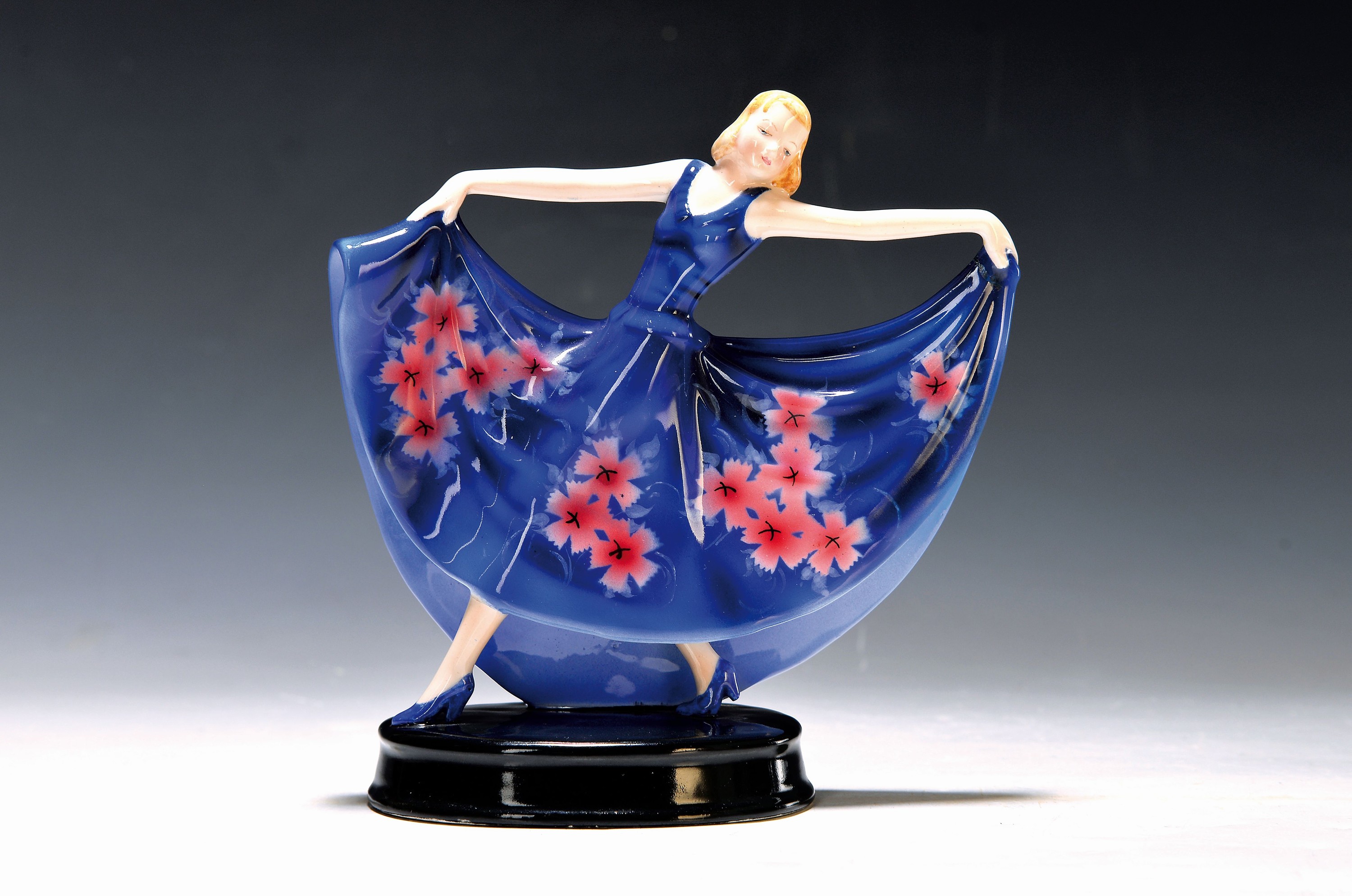 Skulptur, Goldscheider, Entwurf Stefan Dakon, Nr. 7285 247 11, Tänzerin, bunt bemalt, H. ca. 16.5cm