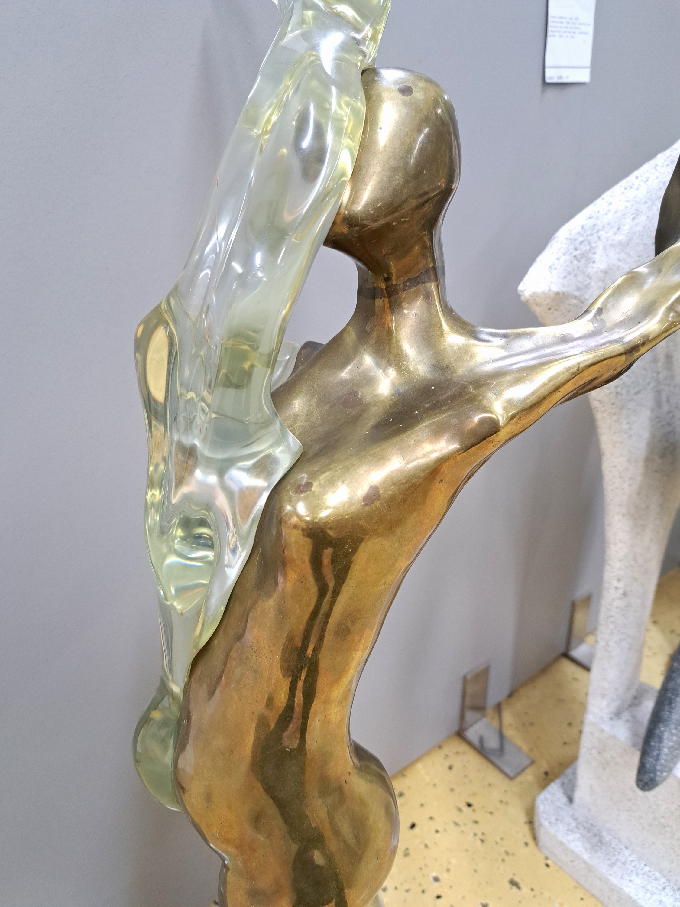 Detail c: Yves Lohe, geb. 1947, sehr große Skulptur, sich umschlingende Akte, Bronze und Plexiglas, dreiteilig, vollplastisch, H. ca. 97 cm, B. ca. 42 cm, ...