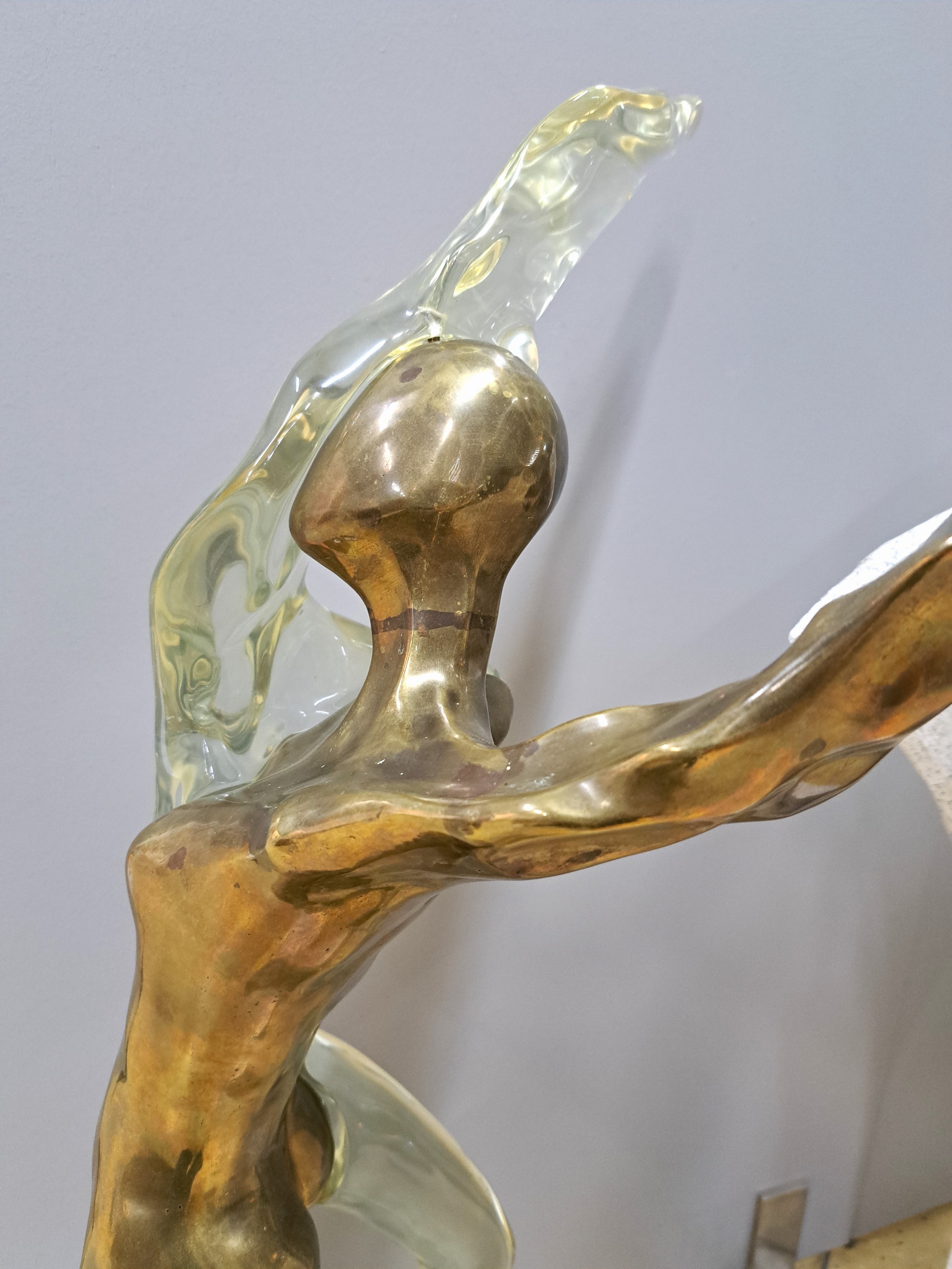 Detail g: Yves Lohe, geb. 1947, sehr große Skulptur, sich umschlingende Akte, Bronze und Plexiglas, dreiteilig, vollplastisch, H. ca. 97 cm, B. ca. 42 cm, ...