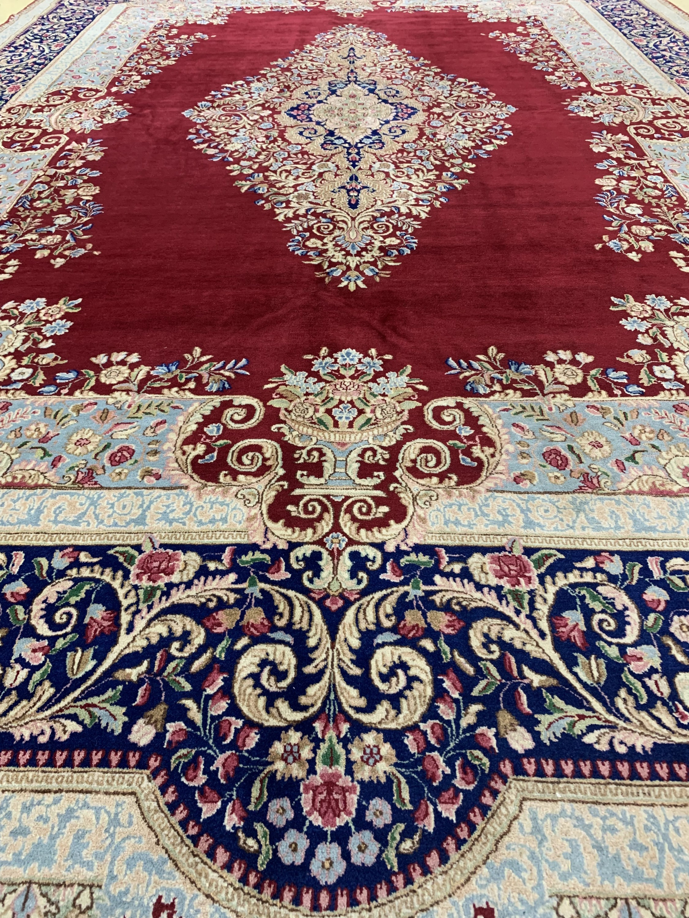Detail g: Kerman fein signiert, Persien, Mitte 20.Jhd, Wolle auf Baumwolle, ca. 442 x 300 cm,EHZ: 1-2