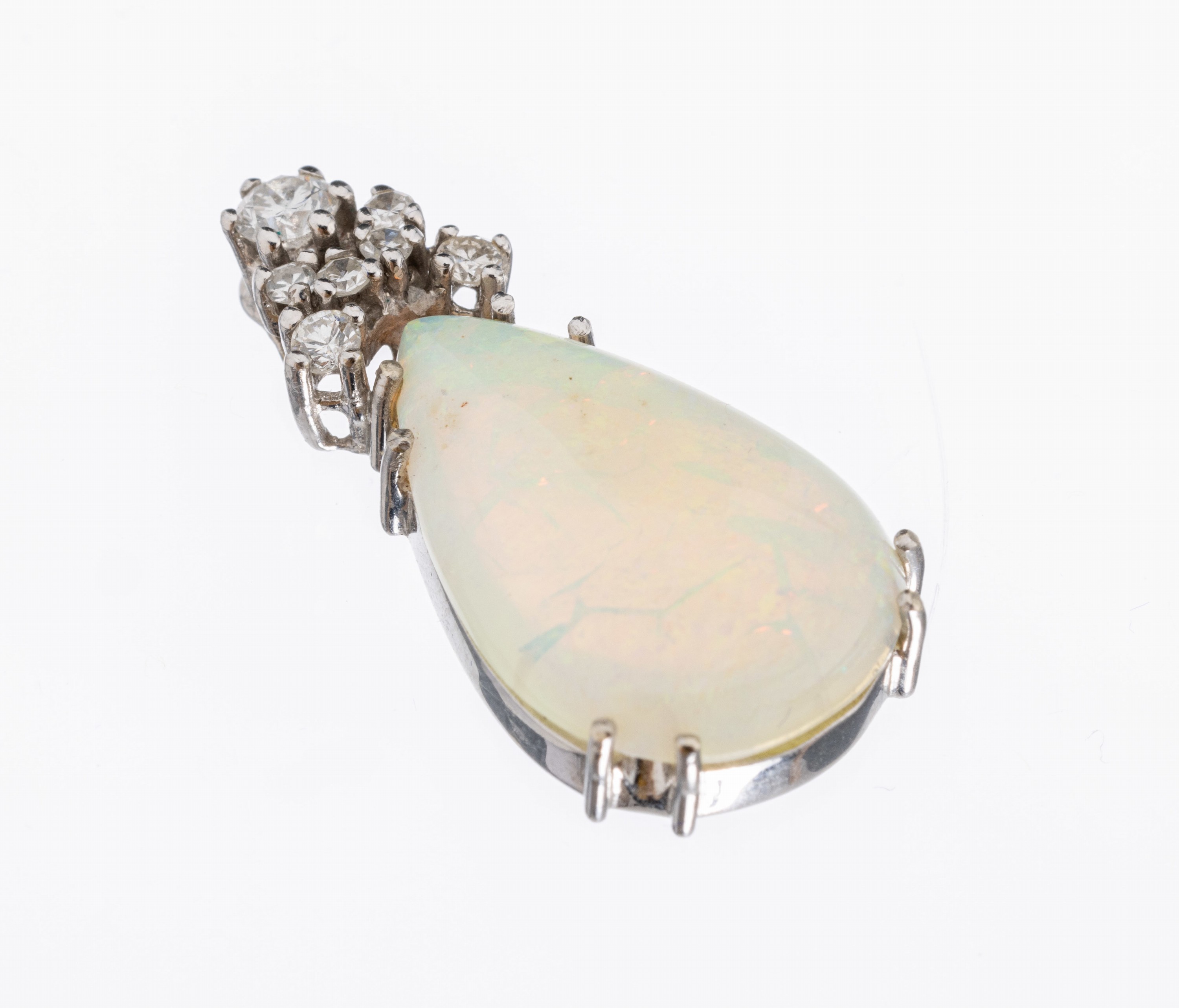 14 kt Gold Diamant-Opal-Anhänger, WG 585/000, 3 Brillanten und 4 8/8-Diamanten zus.ca. 0.30 ct Weiß/si, tropfenf. Opal-Cabochon ca. 4.0 ct, ...