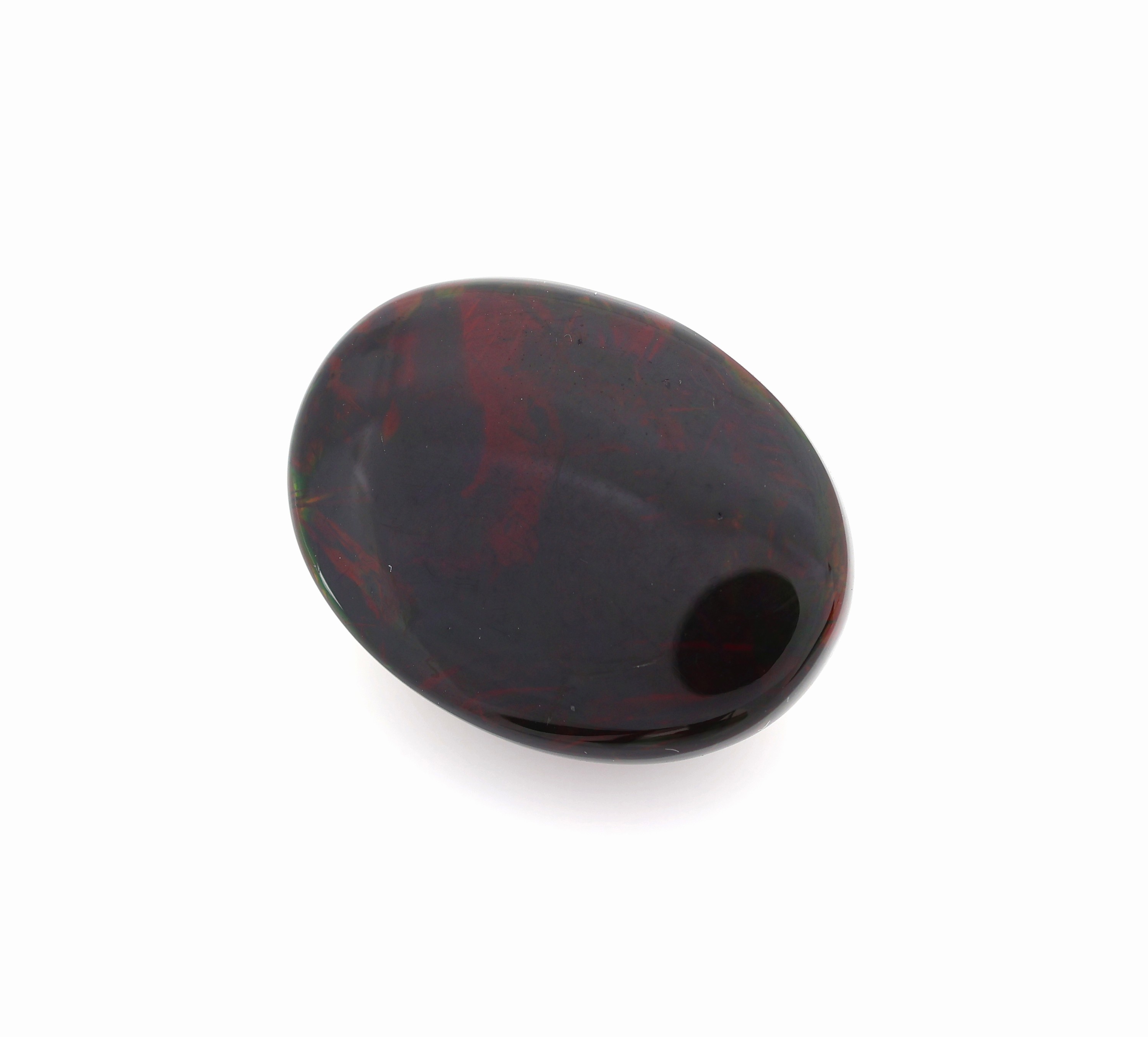 Detail d: Loser Schwarzopal, 20.21 ct, ovaler Cabochon, intensives Farbspiel in rot, gelb und grün, mit GIA-Expertise