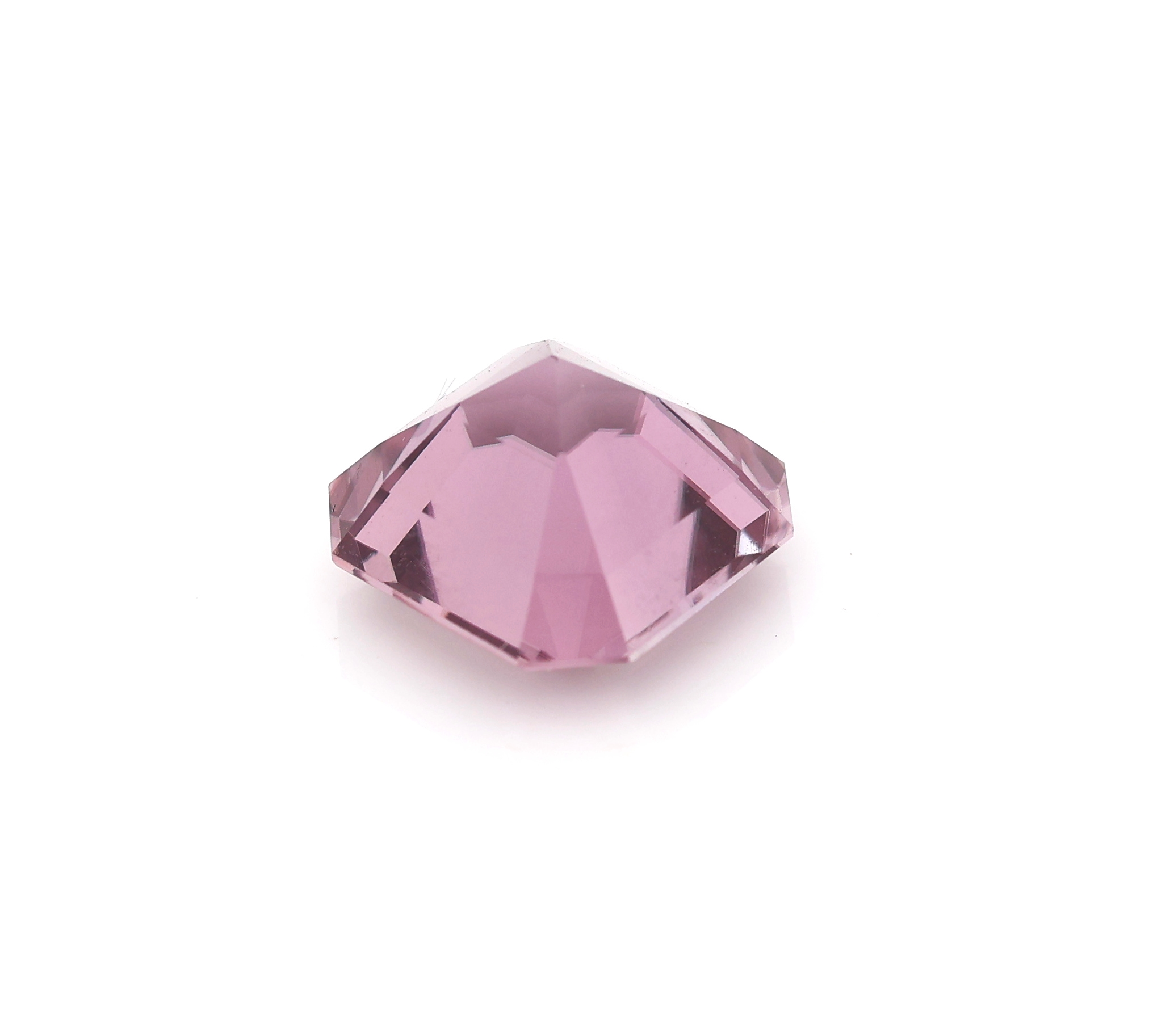 Detail b: Loser pinkfarbener Diaspor, ca. 4.5 ct, facett. Asscher Cut, ca. 9.5 x 9.5 x 6.5 mm,