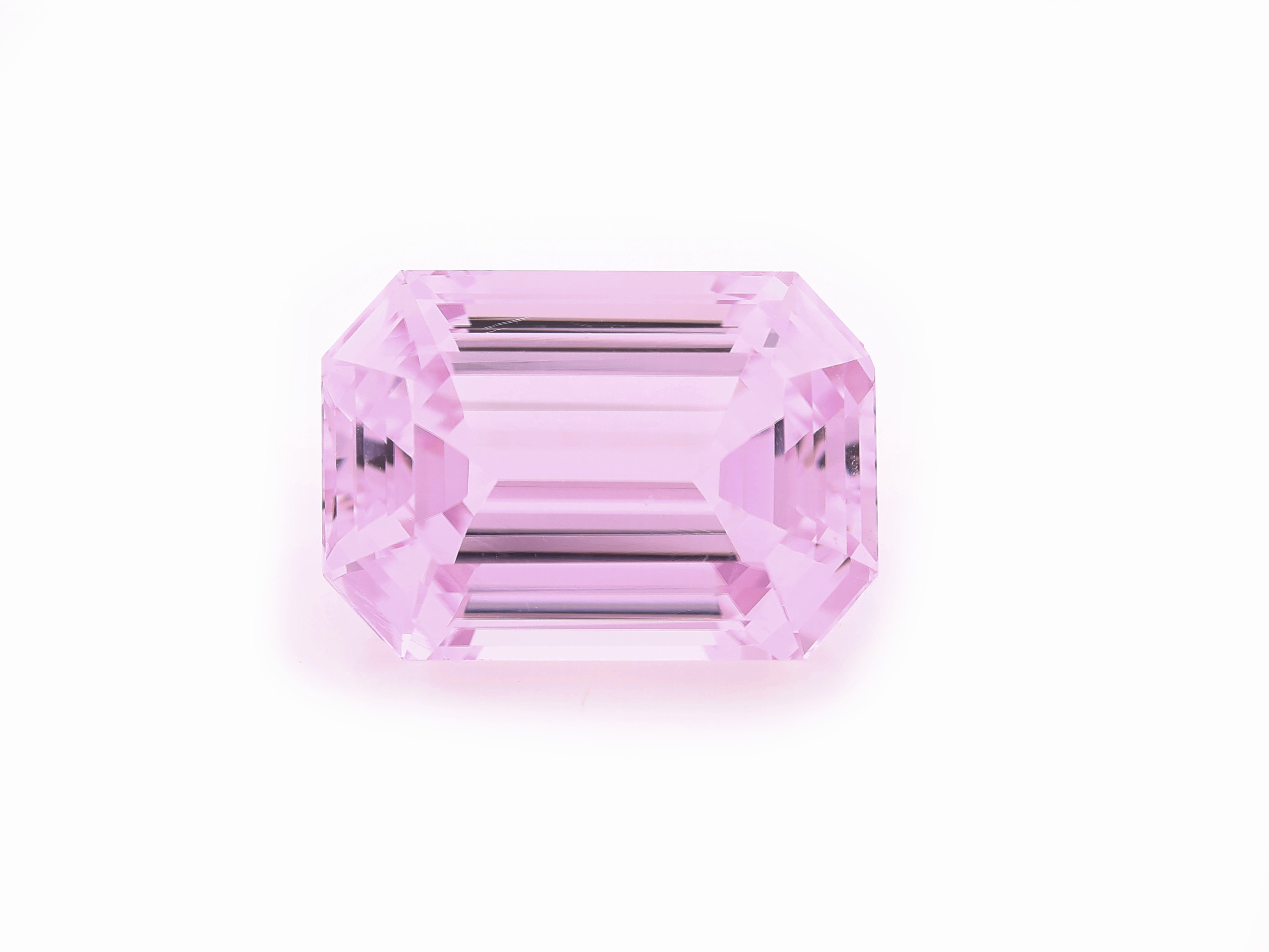 Loser Kunzit ca. 45.1 ct, im Emerald Cut, Pink, ca. 23.5 x 16.6 x 13.1 mm,