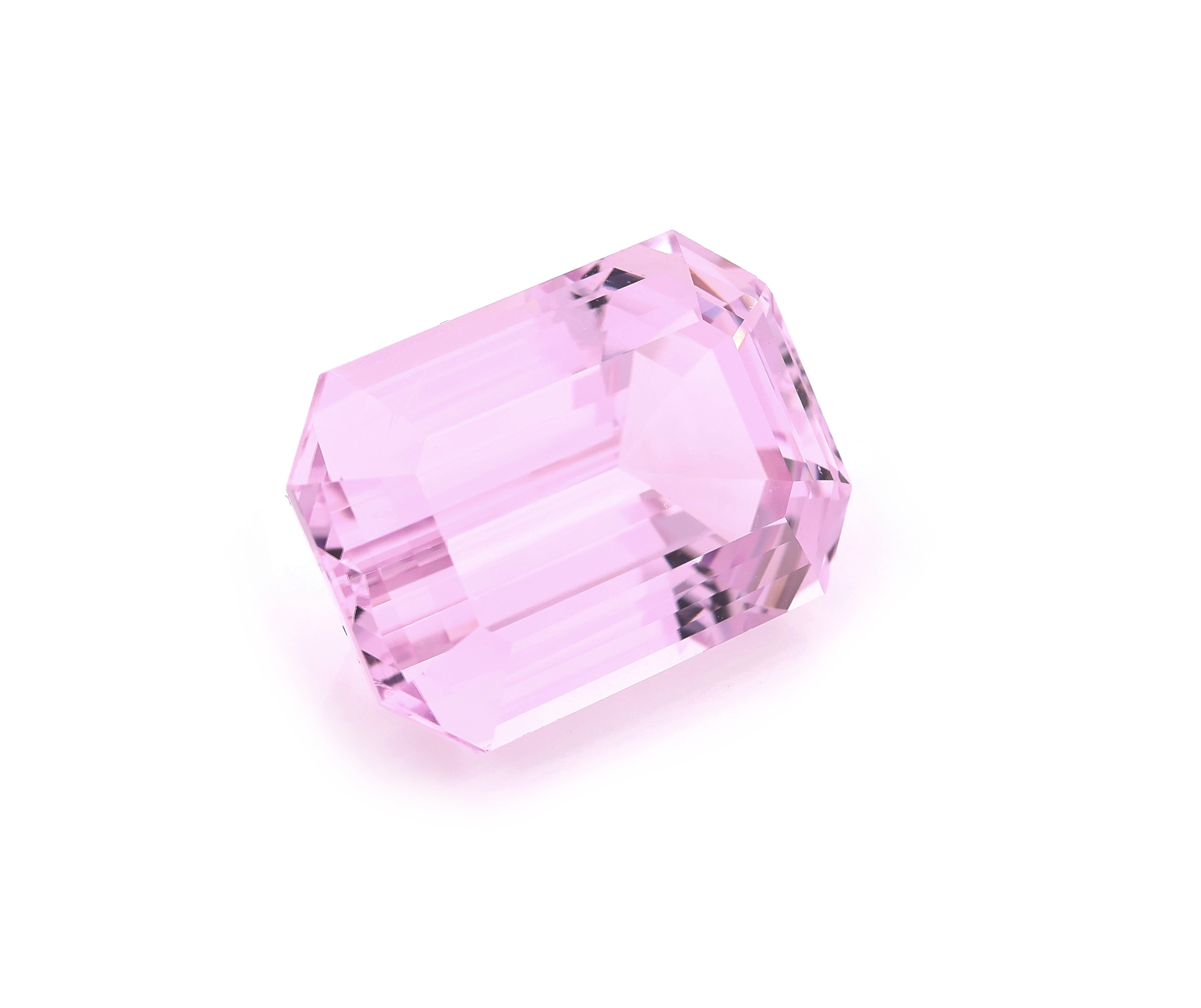Detail a: Loser Kunzit ca. 45.1 ct, im Emerald Cut, Pink, ca. 23.5 x 16.6 x 13.1 mm,