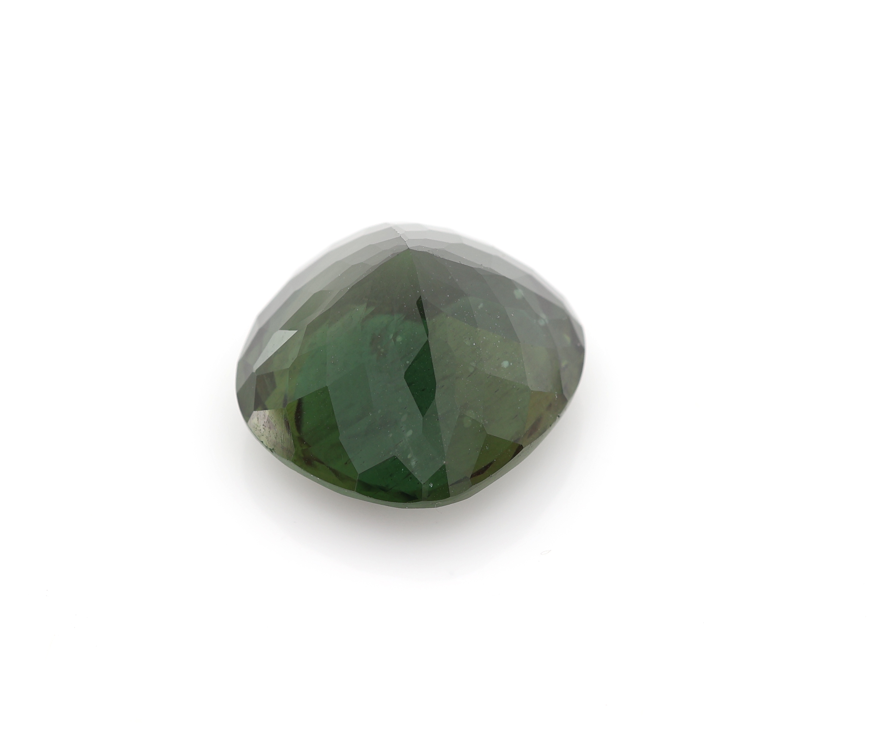 Detail b: Loser Grüner Apatit ca. 21.7 ct, facett. Kissenschliff, Forest Green, ca. 17.5 x 16.4 x11.4 mm