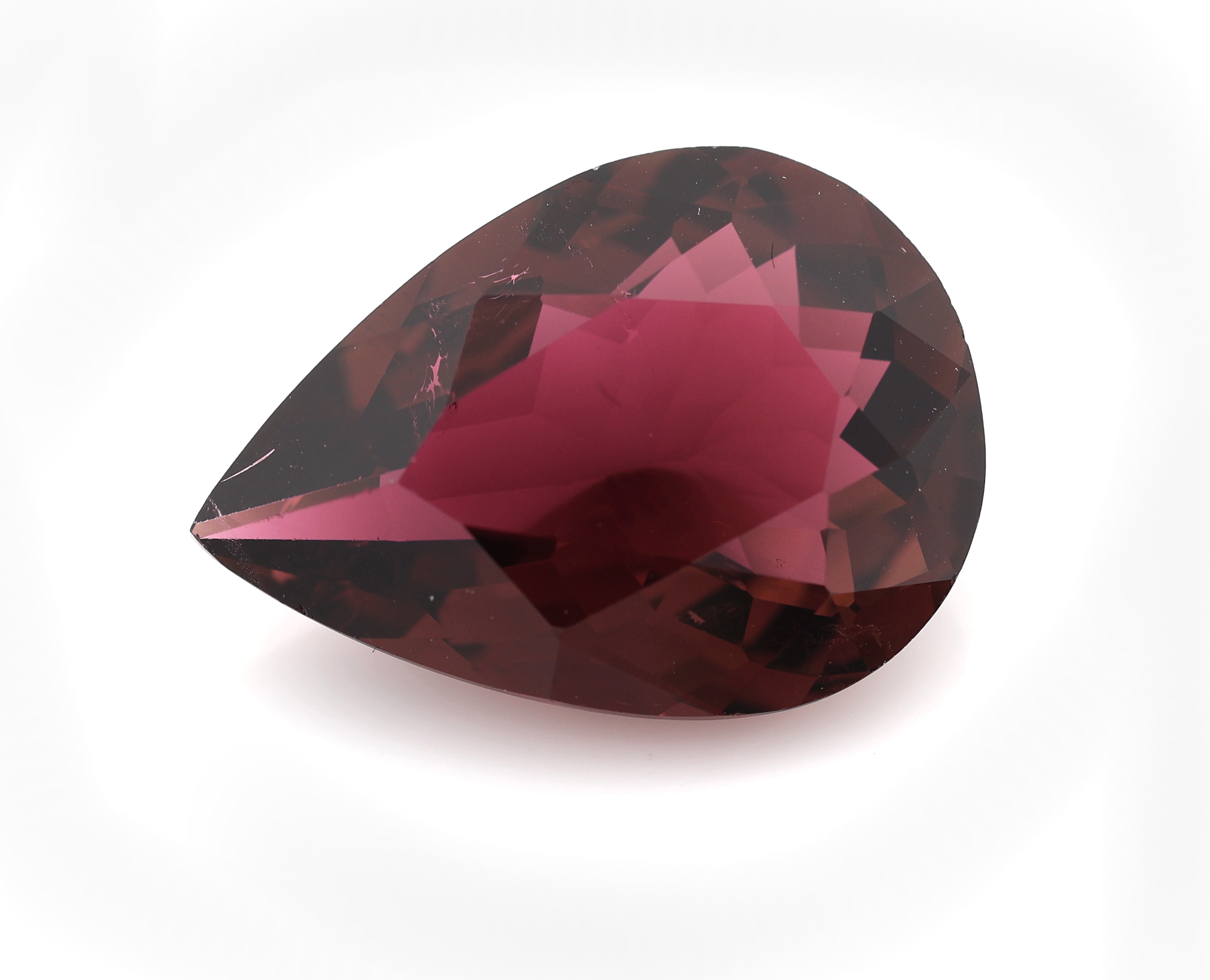 Loser Rubellit ca. 8.5 ct, Tropfen im Kissenschliff, Purblish Red, ca. 17.5 x 12.6 x6.8 mm